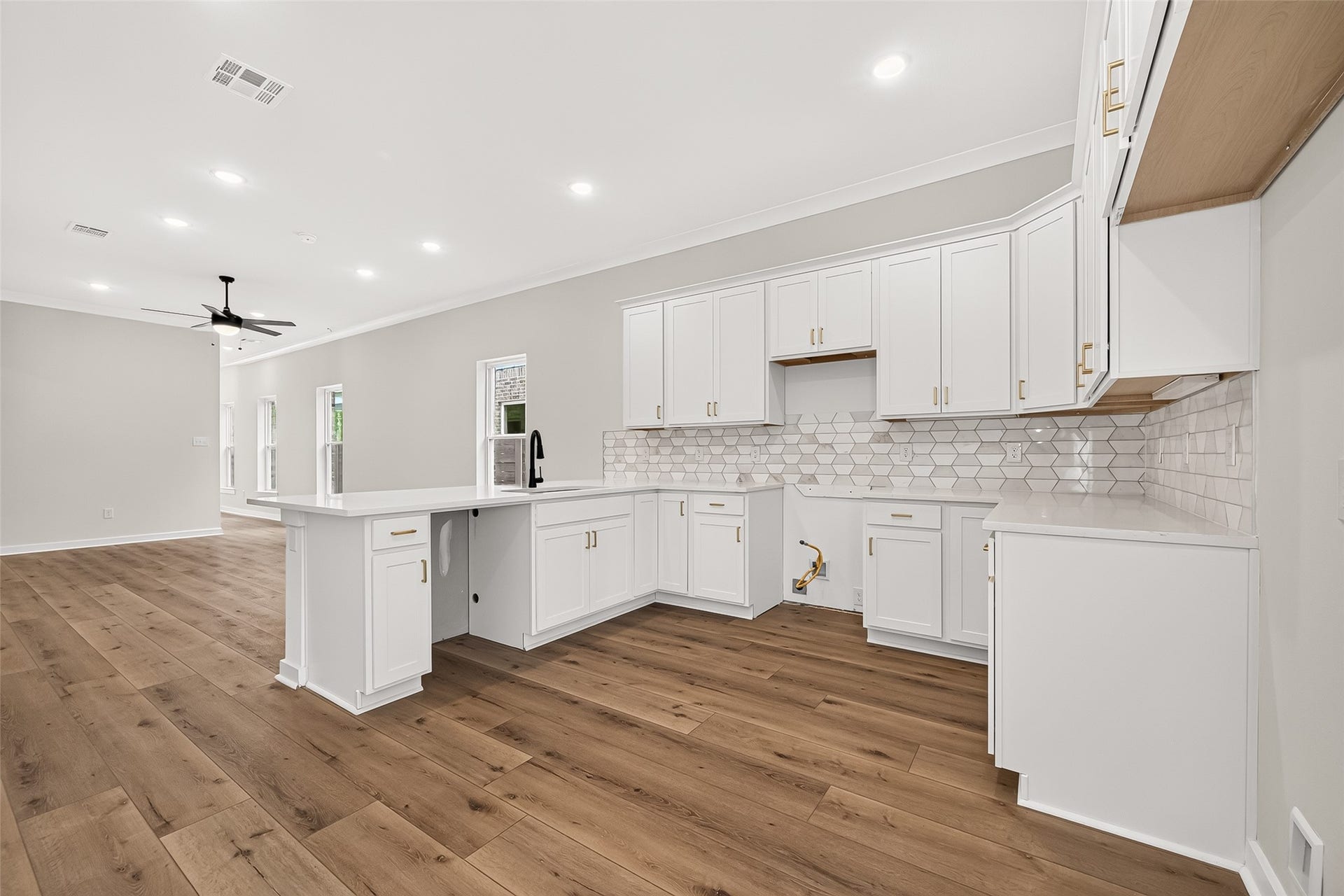 11219 Moccasin Drive, Montgomery, TX 77316 11219 Moccasin Drive, Montgomery, TX 77316