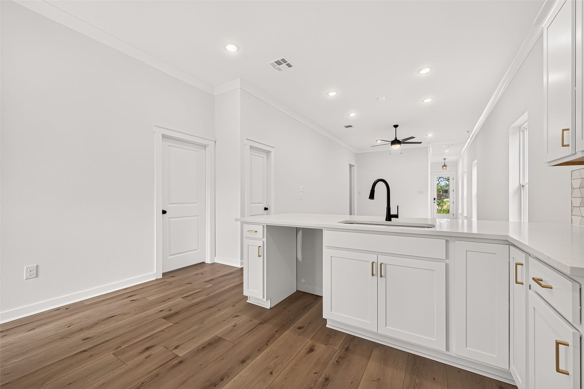 11219 Moccasin Drive, Montgomery, TX 77316 11219 Moccasin Drive, Montgomery, TX 77316