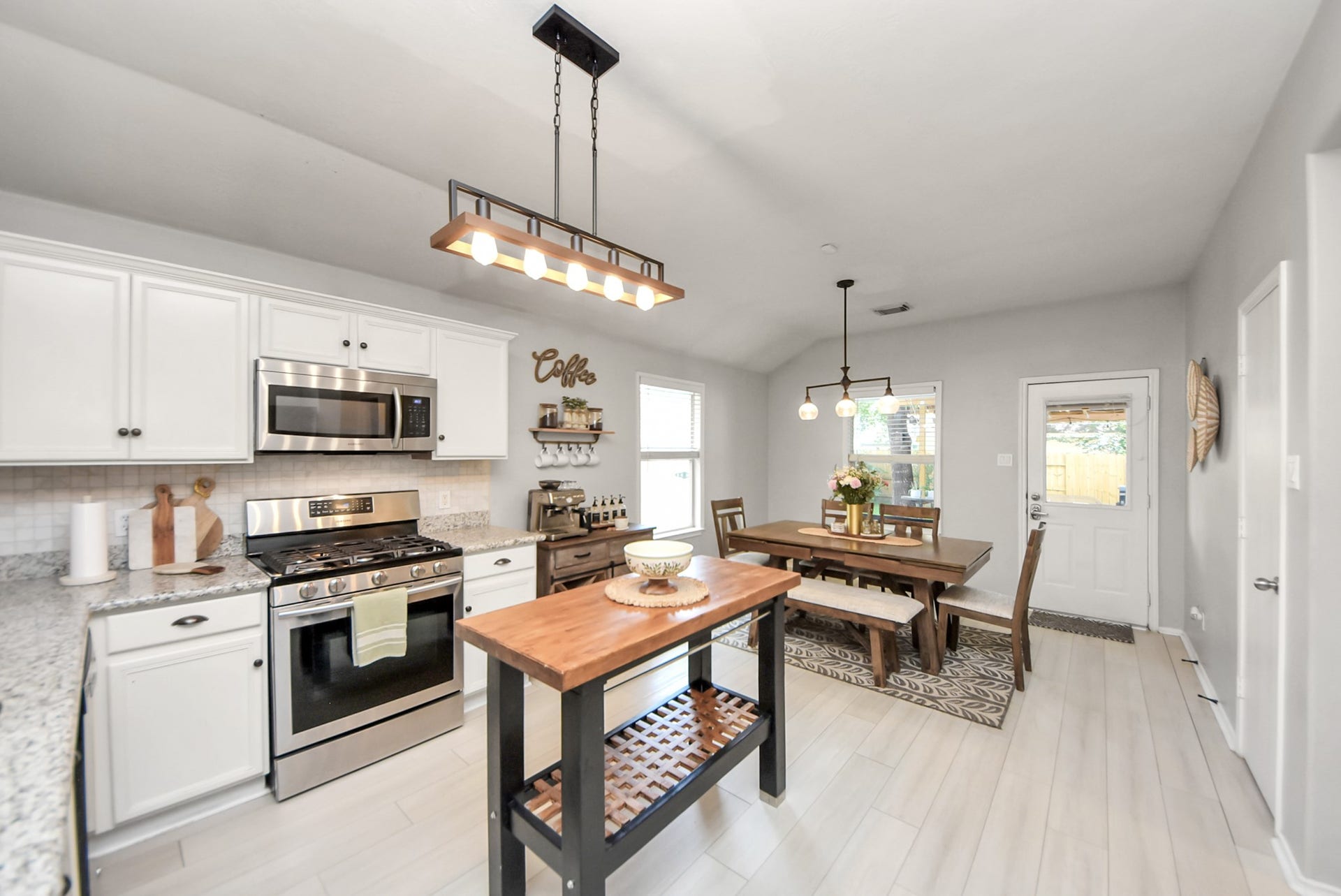 15 Bark Bend Place, The Woodlands, TX 77385
