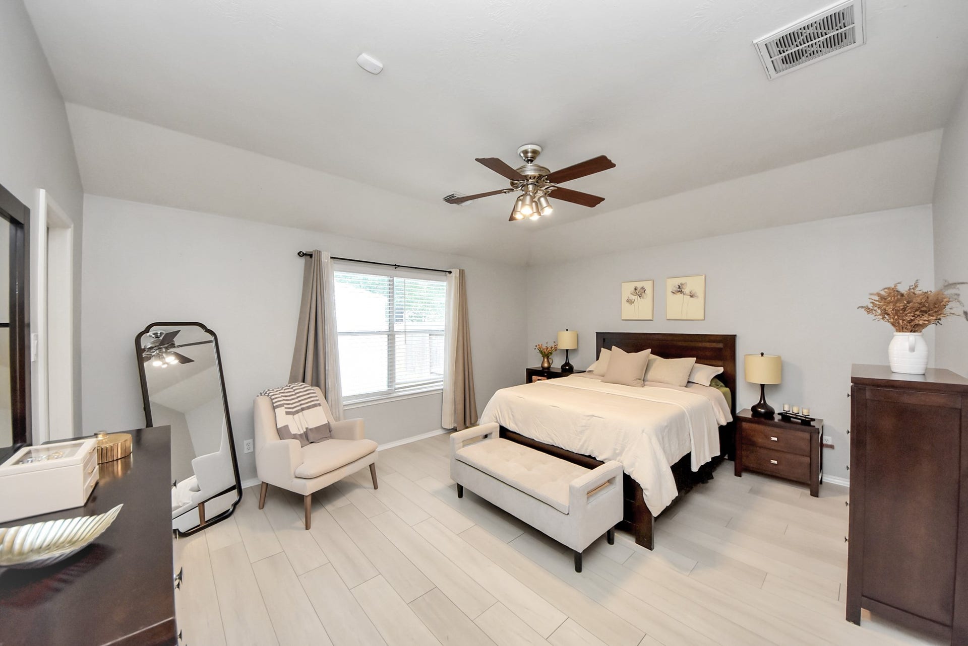15 Bark Bend Place, The Woodlands, TX 77385