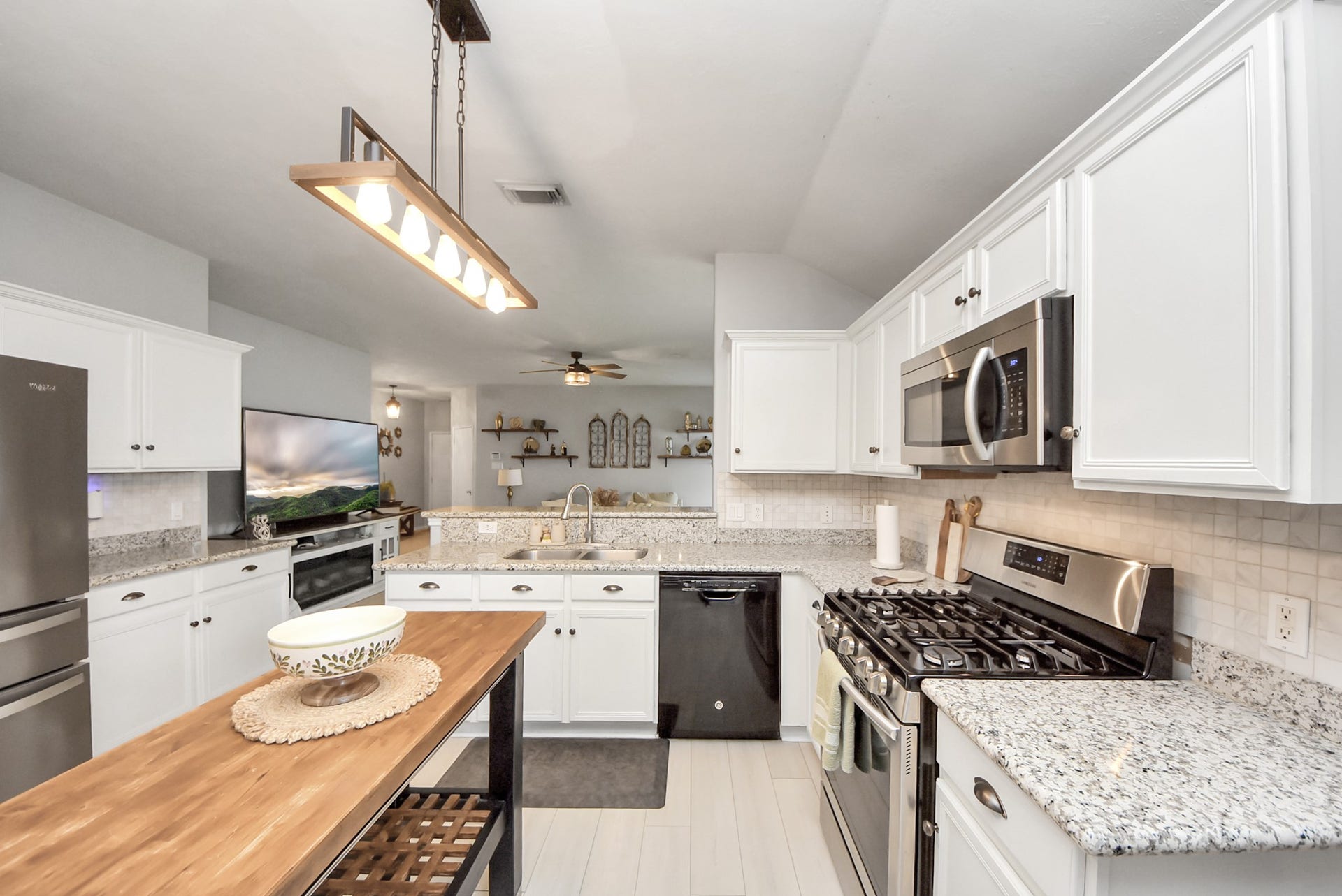 15 Bark Bend Place, The Woodlands, TX 77385
