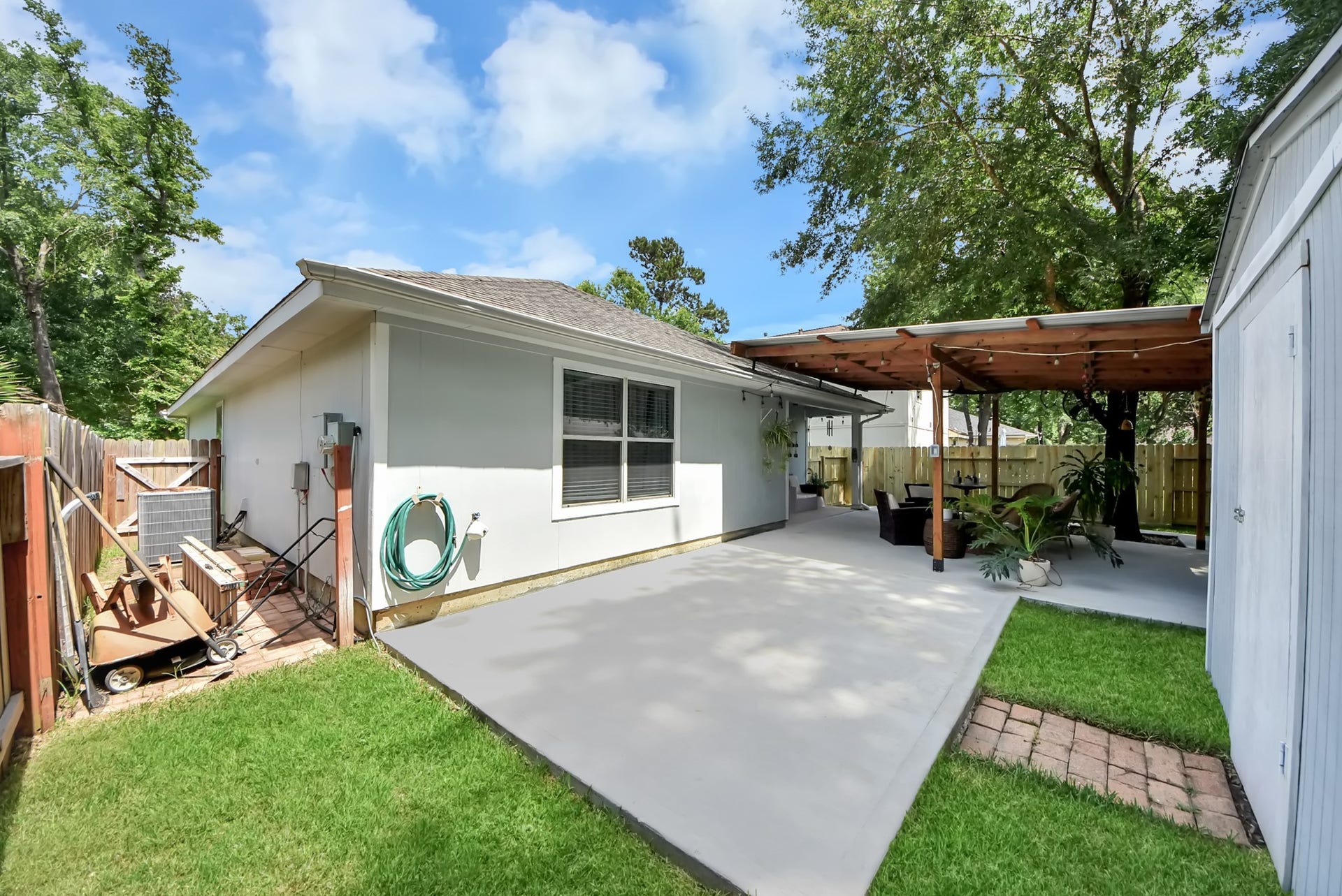 15 Bark Bend Place, The Woodlands, TX 77385