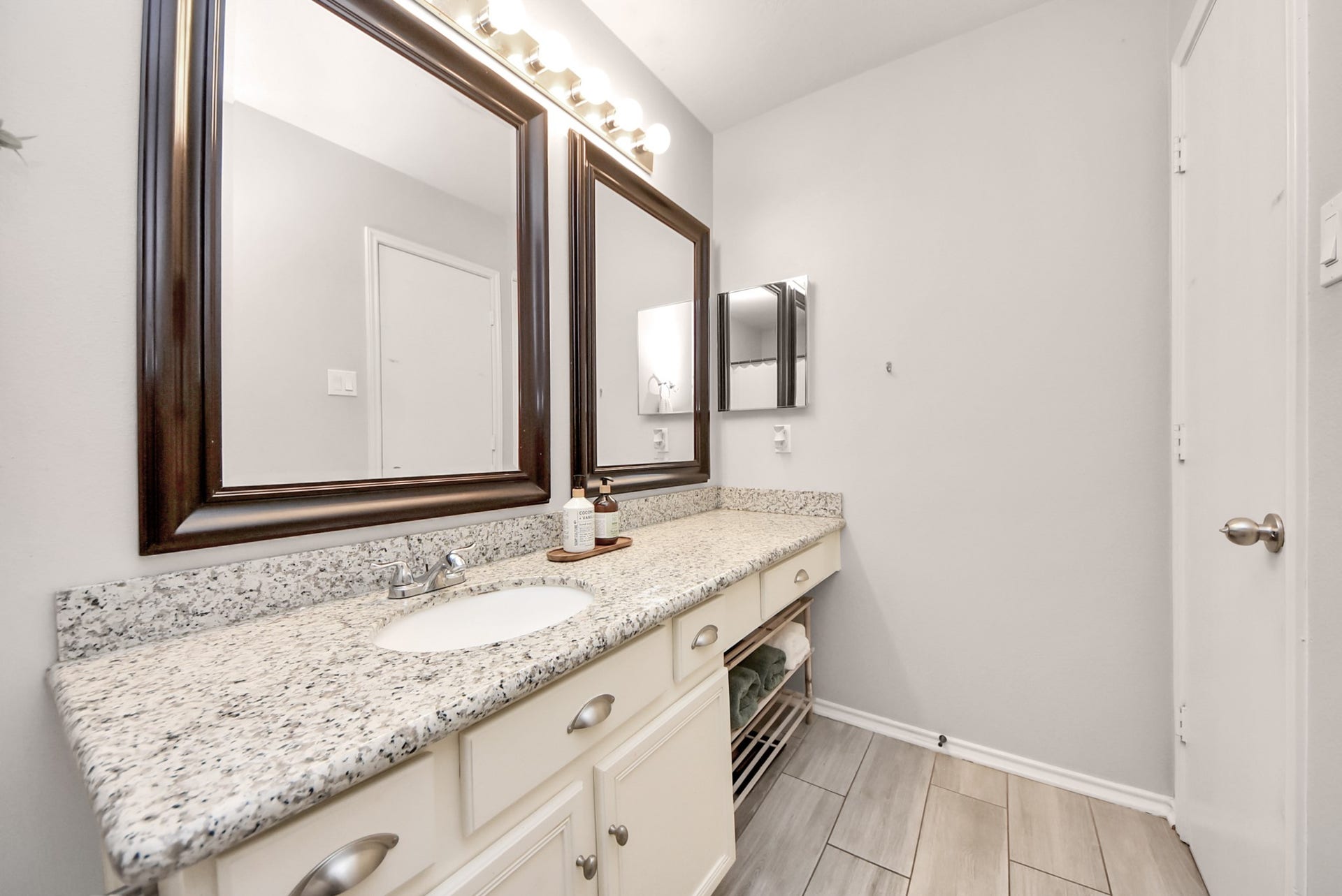 15 Bark Bend Place, The Woodlands, TX 77385