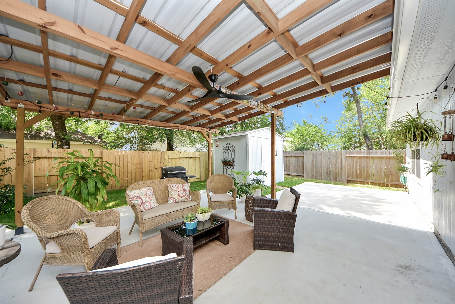 15 Bark Bend Place, The Woodlands, TX 77385