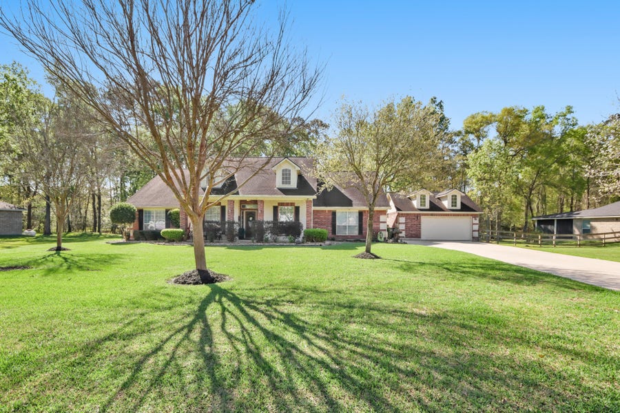 Property photo for 1106 Commons Waterway Drive, Huffman, TX