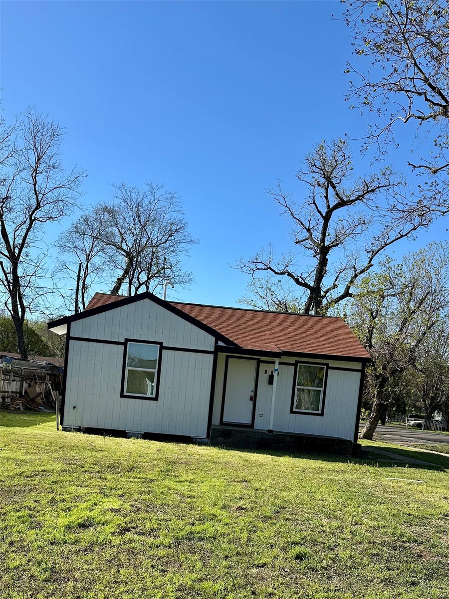 Property photo for 102 Georgia Street, Houston, TX