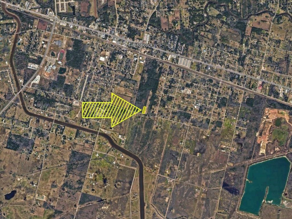 7550 Hacker Road, Hitchcock, TX 77563 7550 Hacker Road, Hitchcock, TX 77563