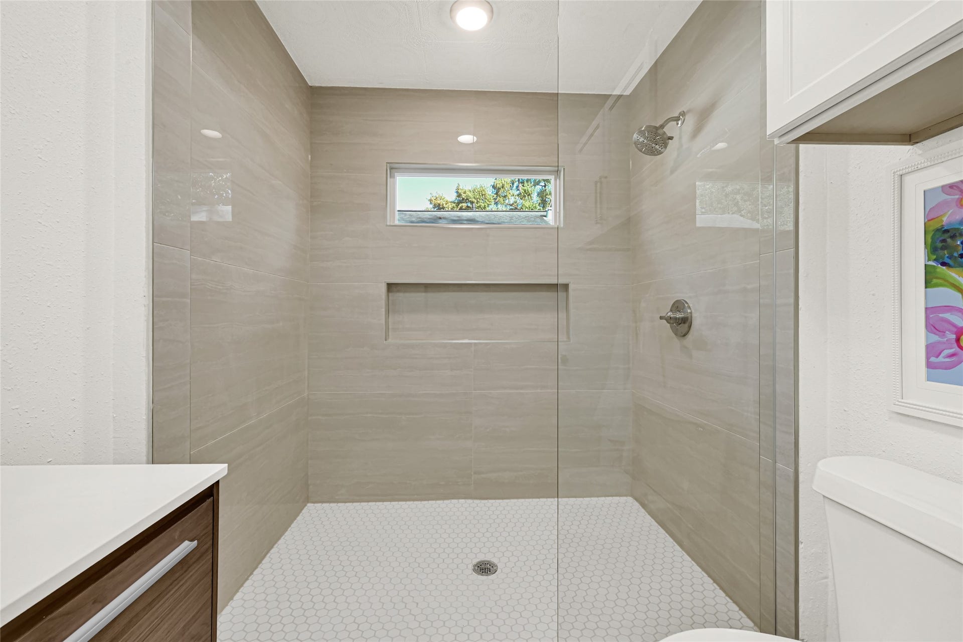1136 Algregg Street, Houston, TX 77009 Bathroom
