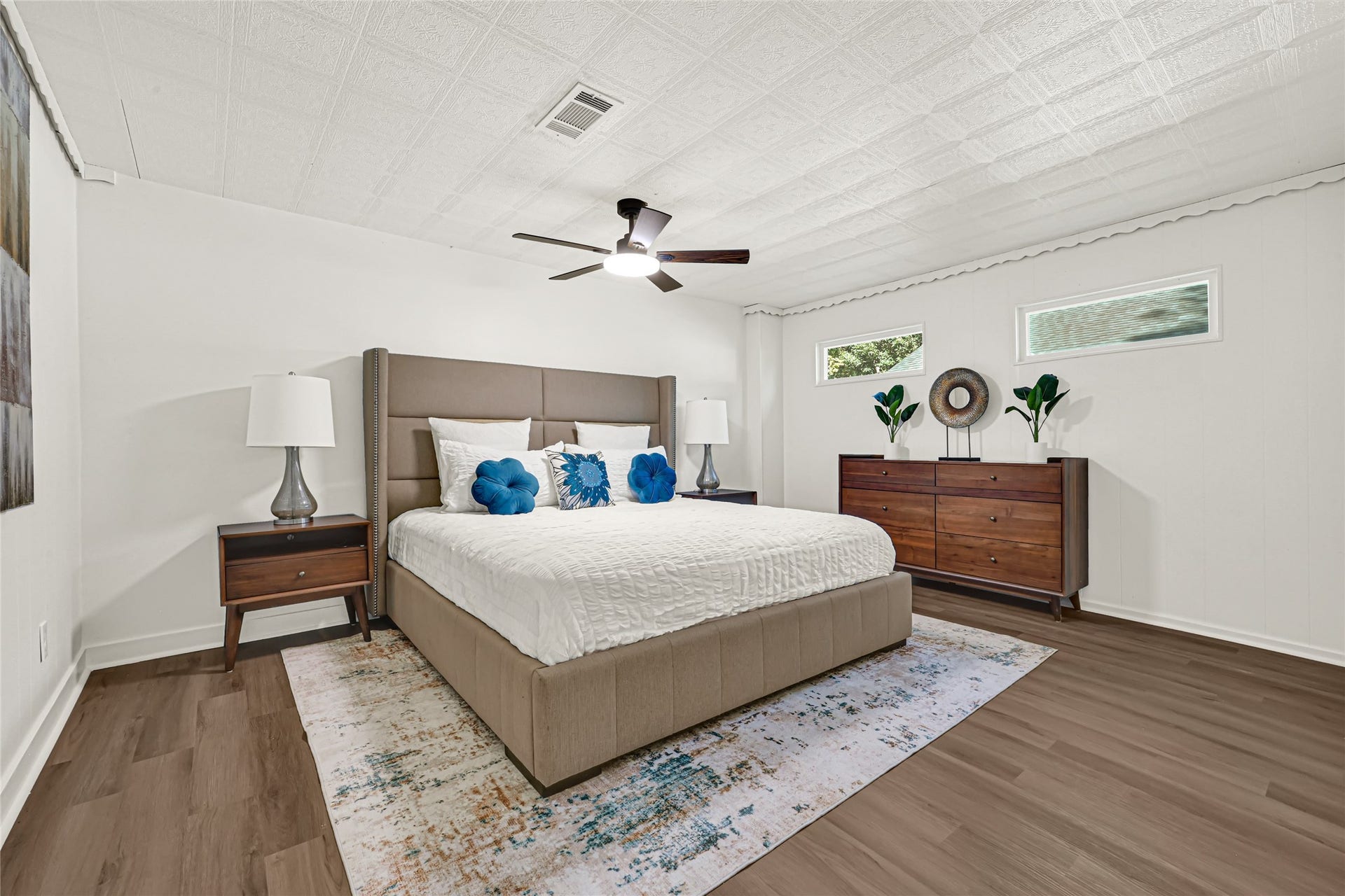 1136 Algregg Street, Houston, TX 77009 Primary bedroom