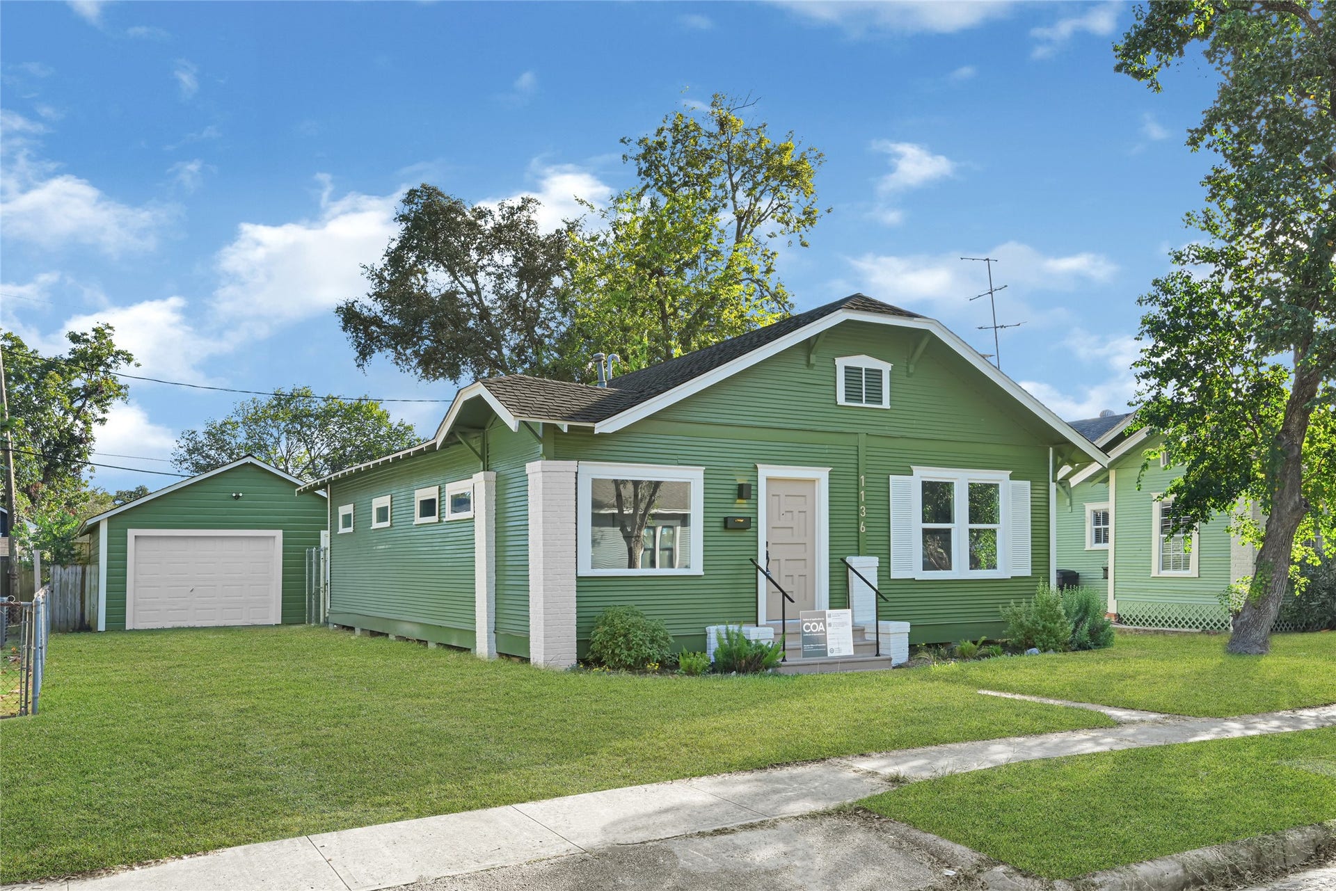 1136 Algregg Street, Houston, TX 77009 Front/side elevation