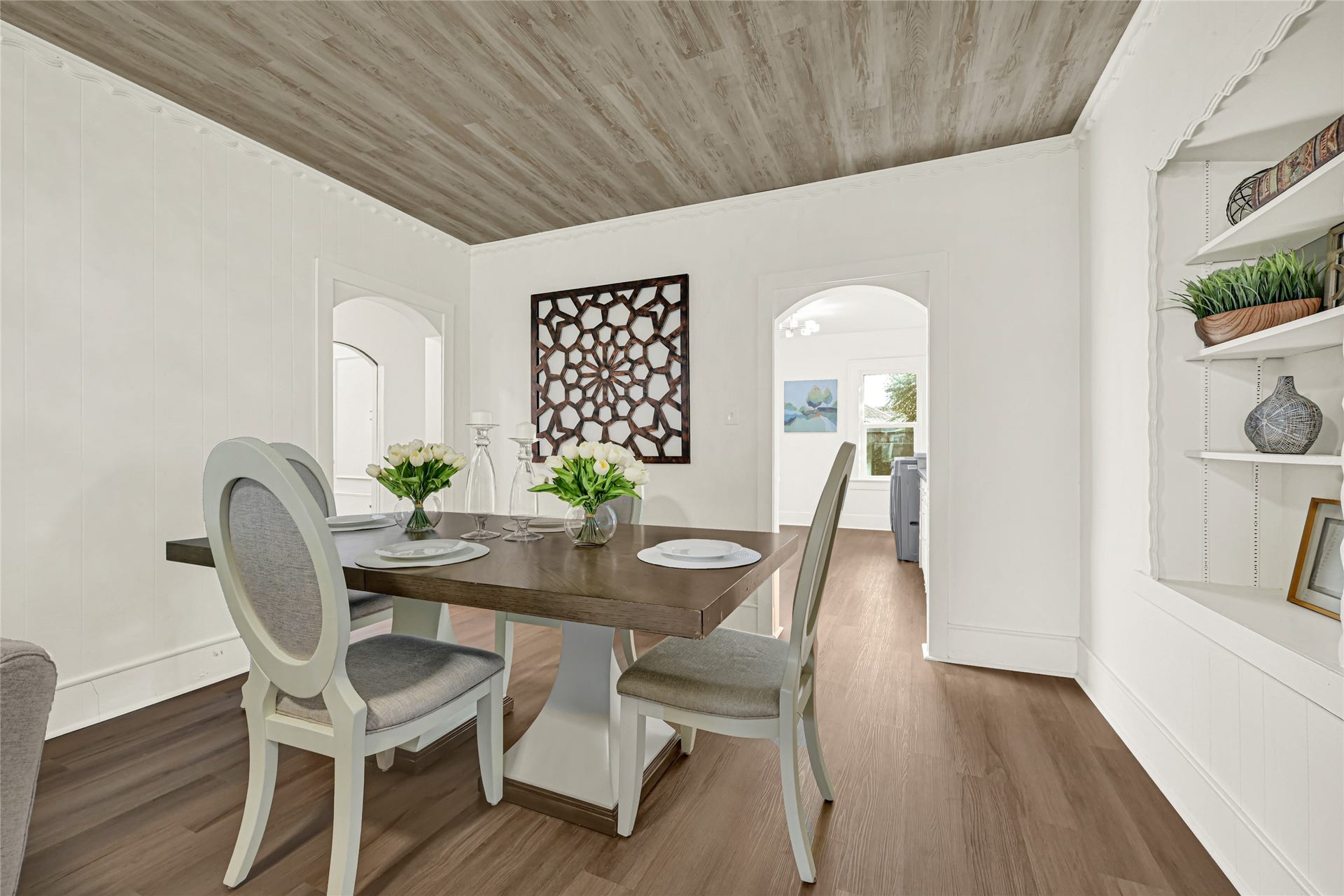 1136 Algregg Street, Houston, TX 77009 Dining