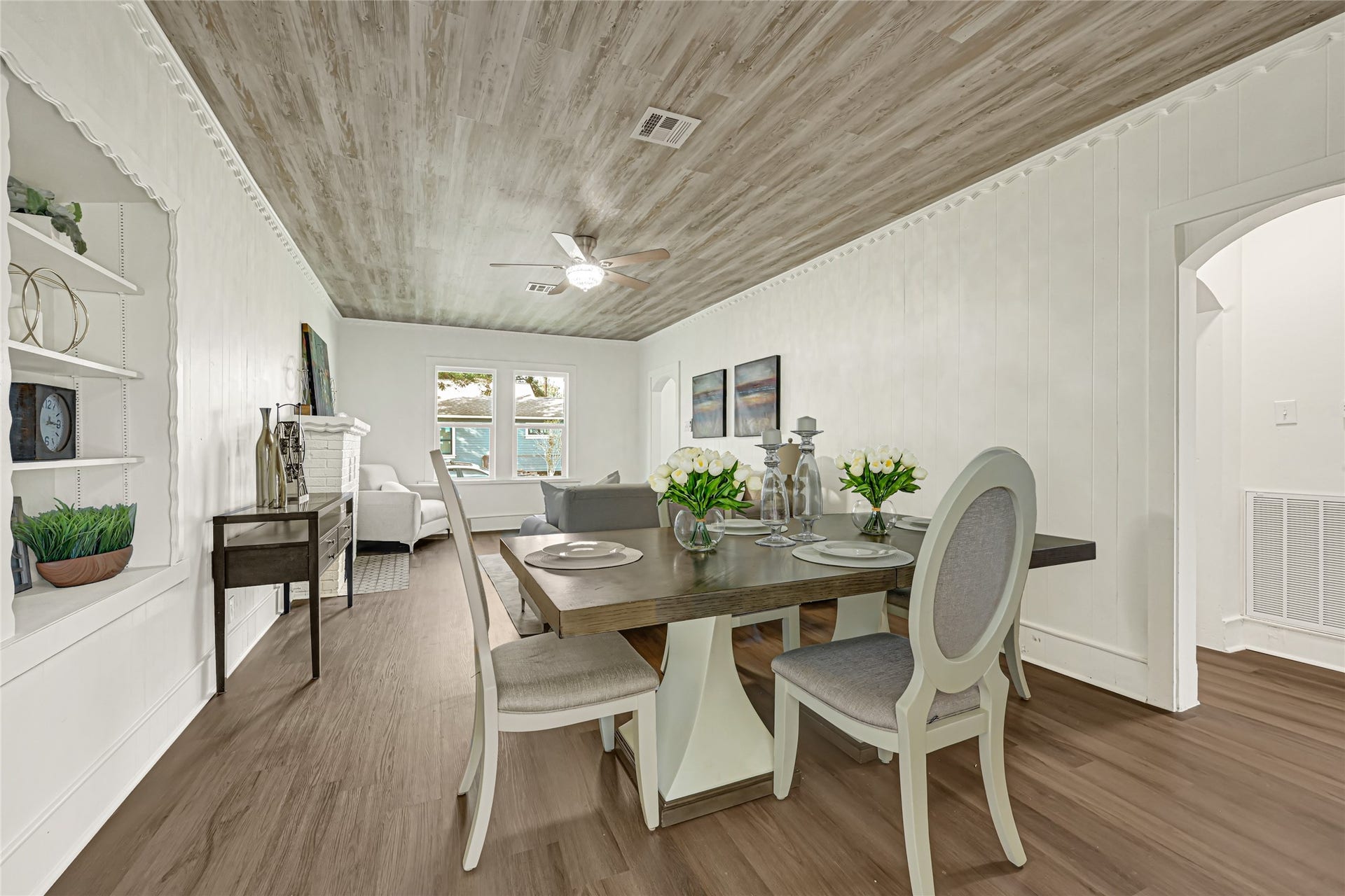 1136 Algregg Street, Houston, TX 77009 Dining attached to living