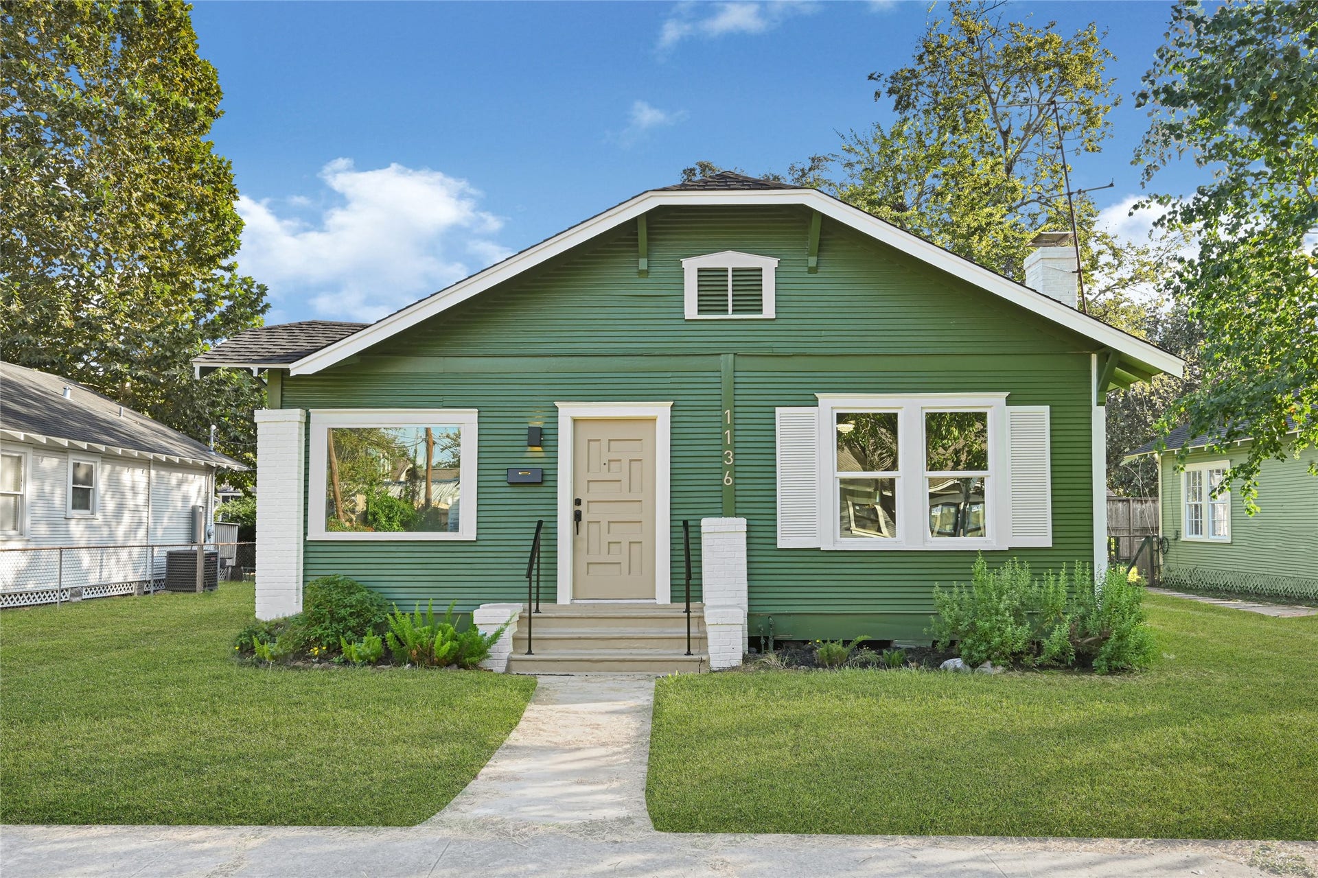 1136 Algregg Street, Houston, TX 77009 Front elevation