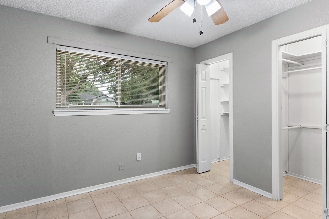 745 Dezso Drive, Alvin, TX 77511 745 Dezso Drive, Alvin, TX 77511