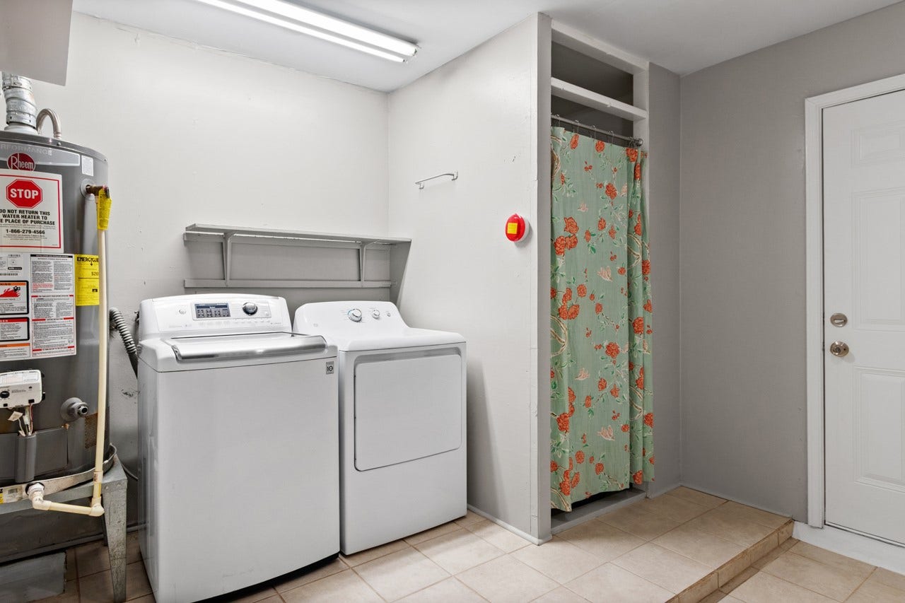 745 Dezso Drive, Alvin, TX 77511 Washer and dryer are already here, to make it easy for you to move right in.