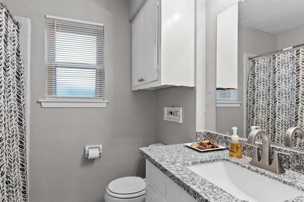 745 Dezso Drive, Alvin, TX 77511 745 Dezso Drive, Alvin, TX 77511