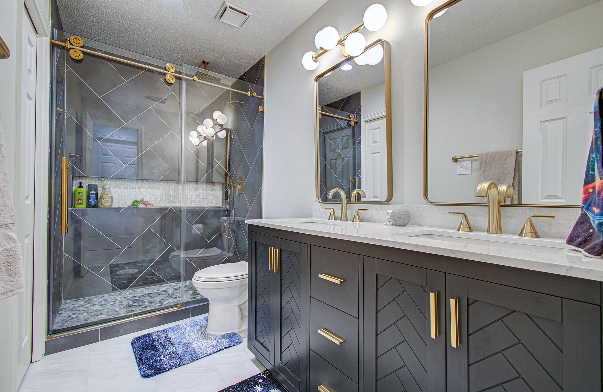 110 Capstone Circle, The Woodlands, TX 77381 110 Capstone Circle, The Woodlands, TX 77381