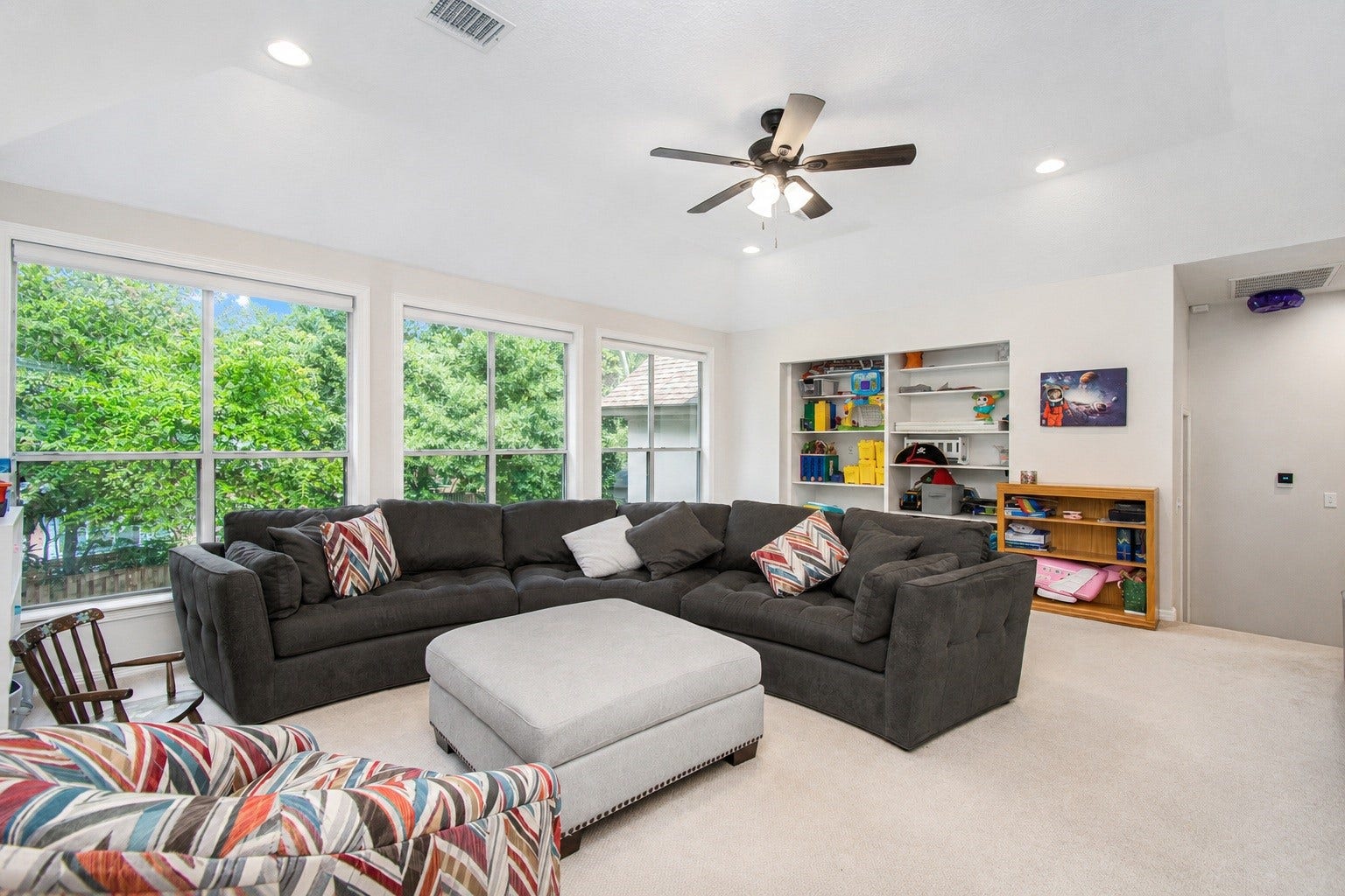 110 Capstone Circle, The Woodlands, TX 77381 110 Capstone Circle, The Woodlands, TX 77381