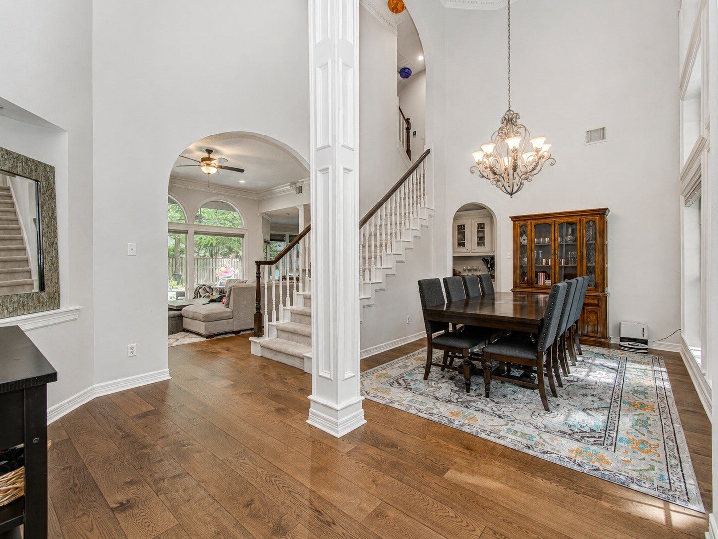 110 Capstone Circle, The Woodlands, TX 77381 110 Capstone Circle, The Woodlands, TX 77381