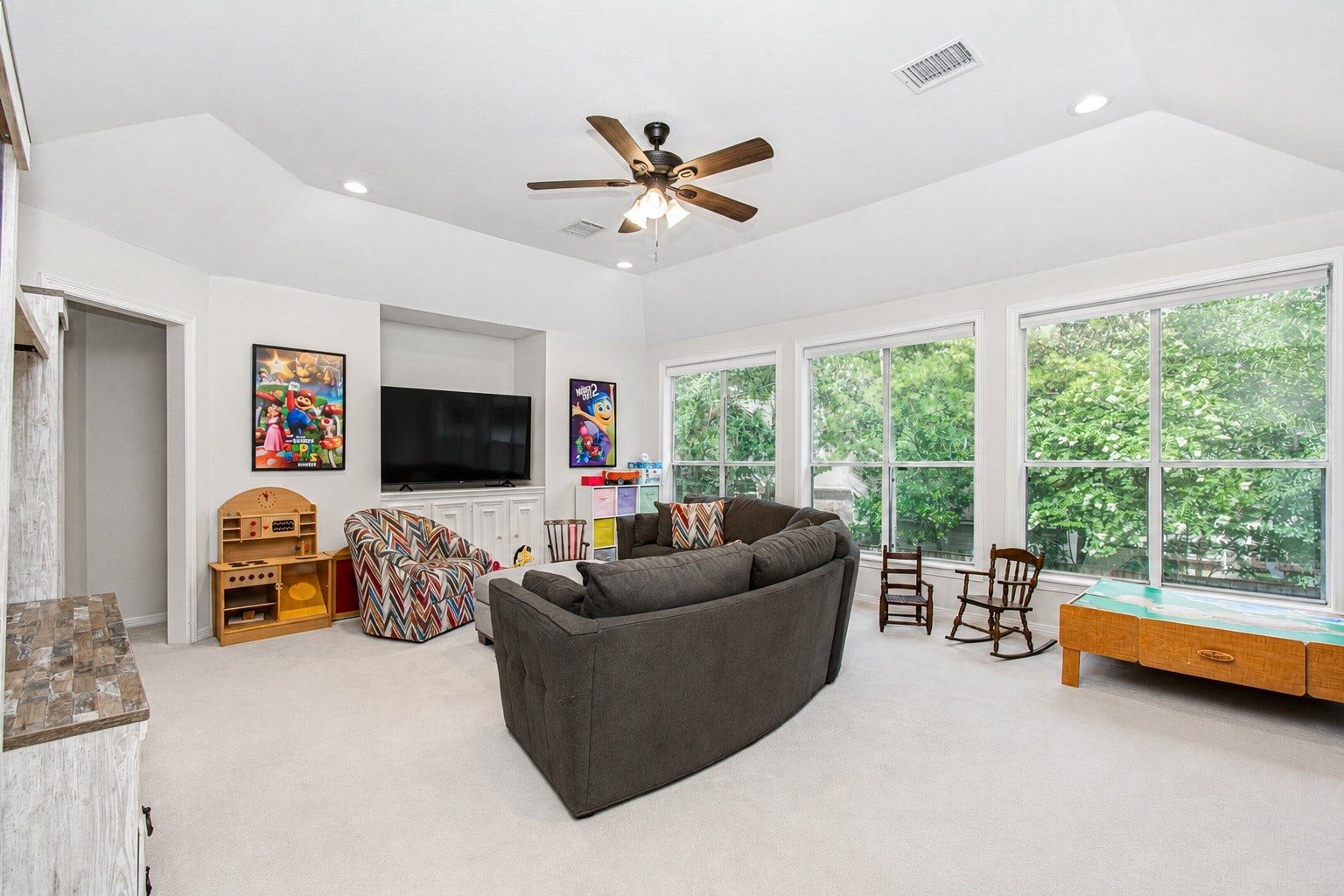 110 Capstone Circle, The Woodlands, TX 77381 110 Capstone Circle, The Woodlands, TX 77381