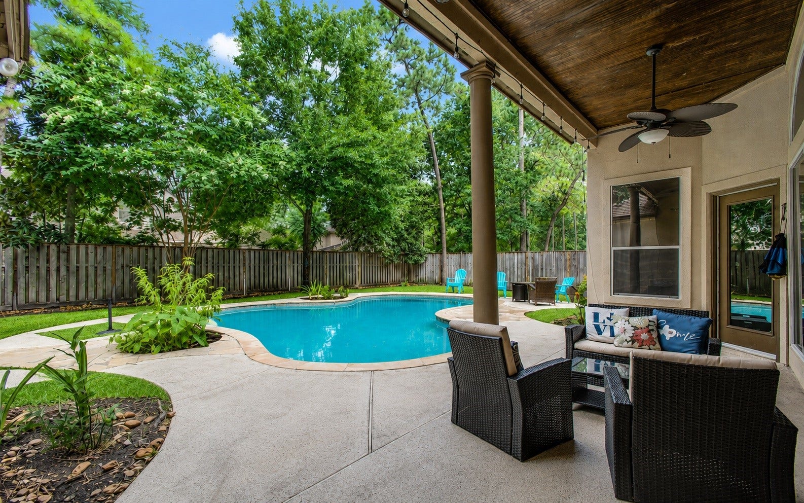 110 Capstone Circle, The Woodlands, TX 77381 110 Capstone Circle, The Woodlands, TX 77381