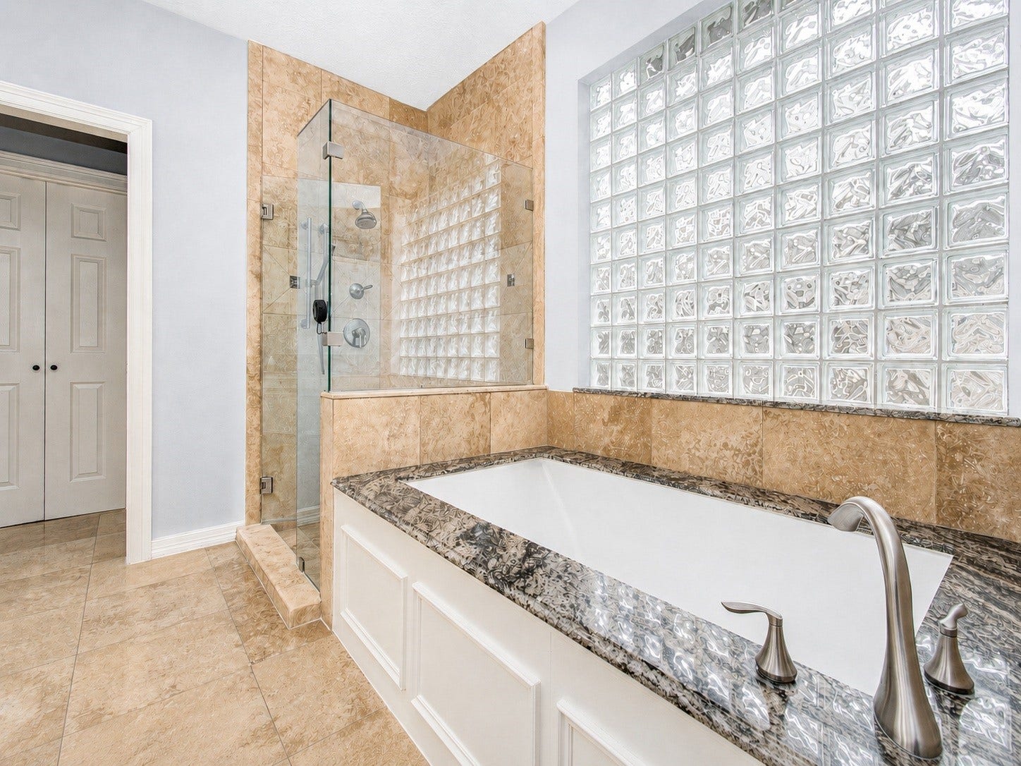 110 Capstone Circle, The Woodlands, TX 77381 110 Capstone Circle, The Woodlands, TX 77381