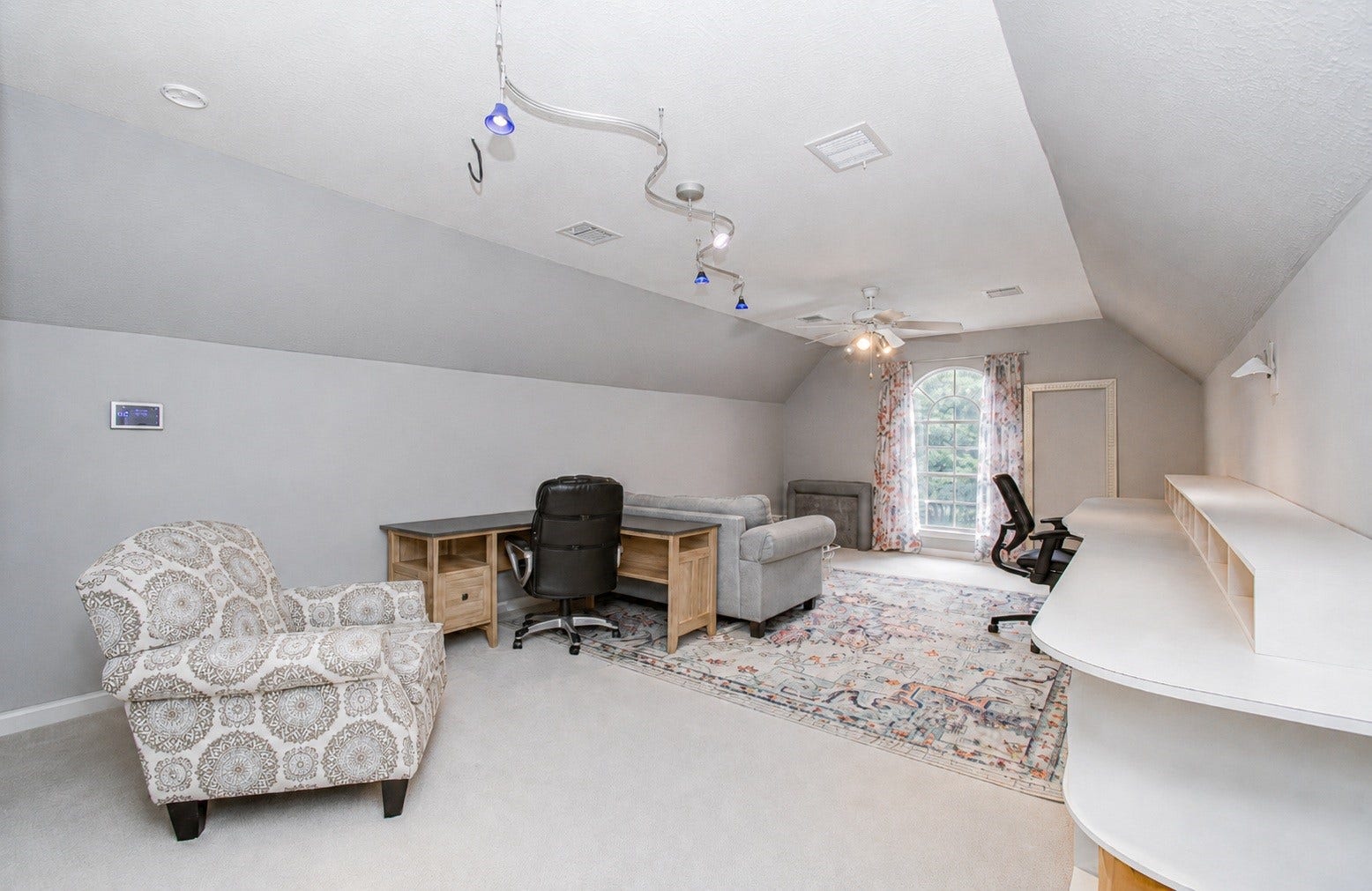 110 Capstone Circle, The Woodlands, TX 77381 110 Capstone Circle, The Woodlands, TX 77381