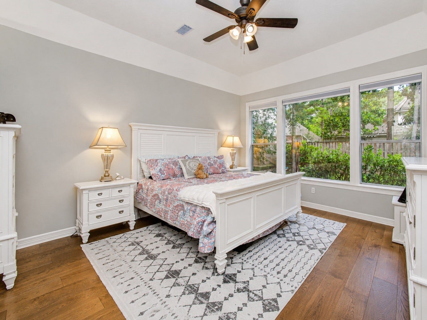 110 Capstone Circle, The Woodlands, TX 77381 110 Capstone Circle, The Woodlands, TX 77381