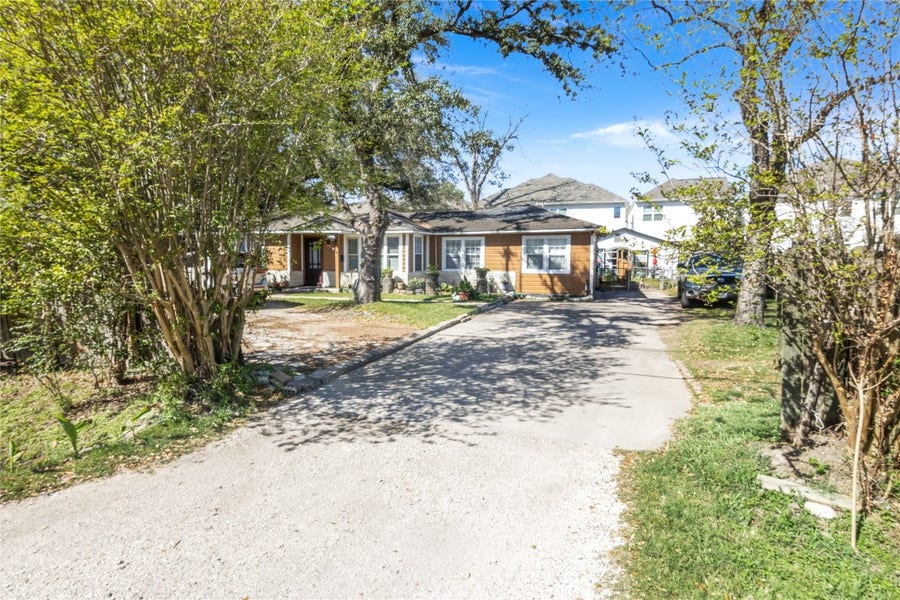 Property photo for 2205 Marnel Road, Houston, TX
