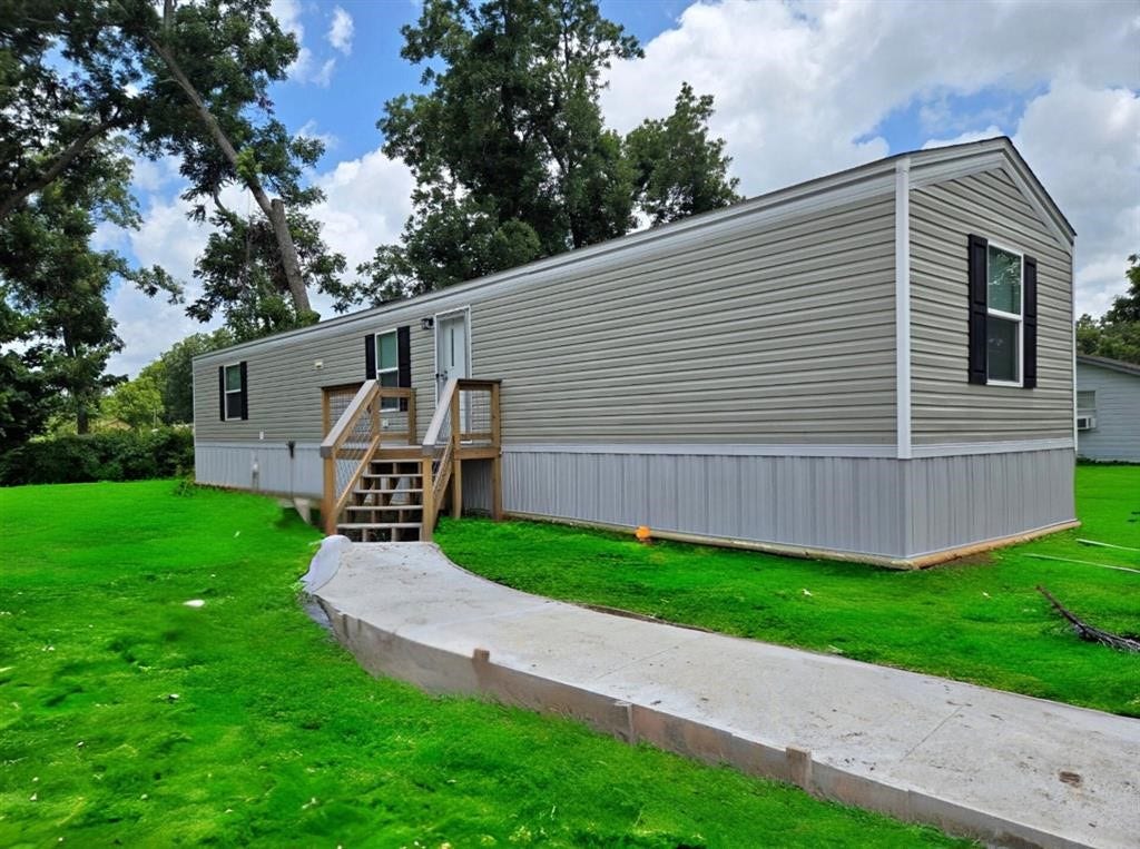 202 W Austin Street, Brazoria, TX 77422 202 W Austin Street, Brazoria, TX 77422