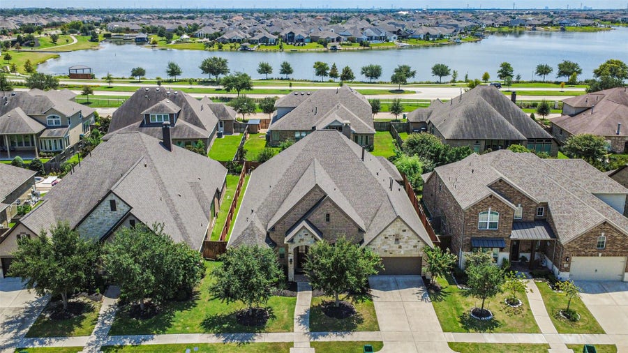 Property photo for 10918 Avery Arbor Lane, Cypress, TX
