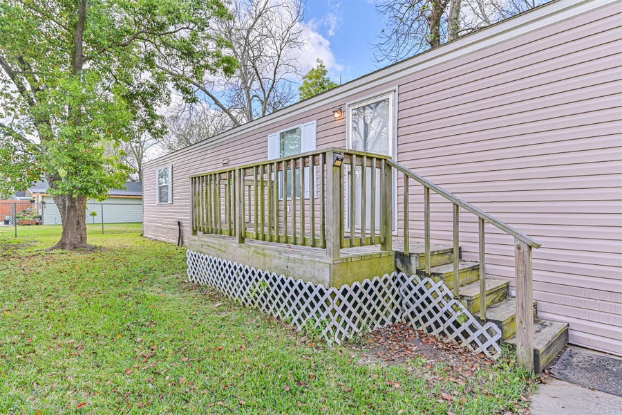 Property photo for 4702 10th Street, Bacliff, TX