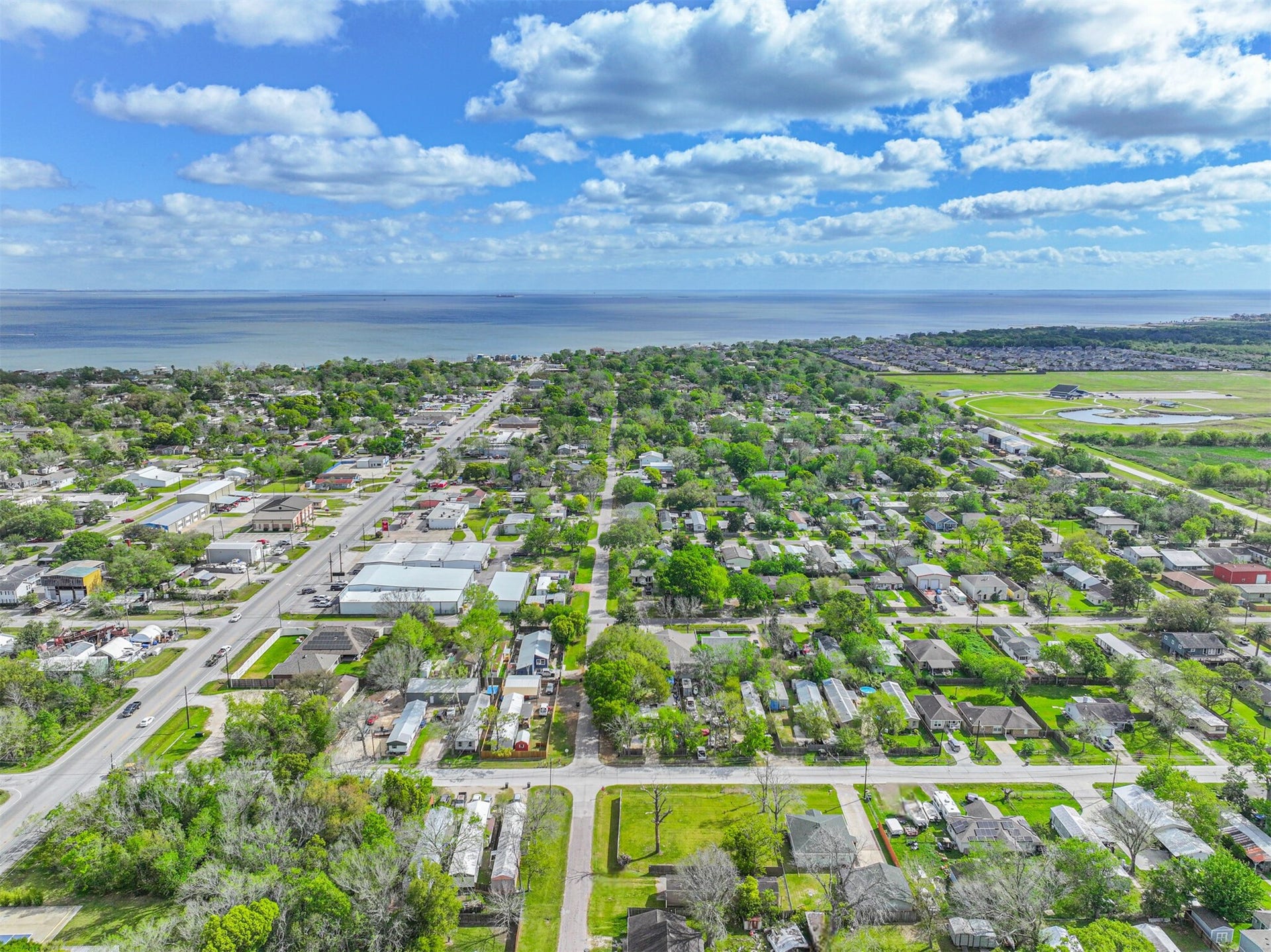 4702 10th Street, Bacliff, TX 77518 4702 10th Street, Bacliff, TX 77518