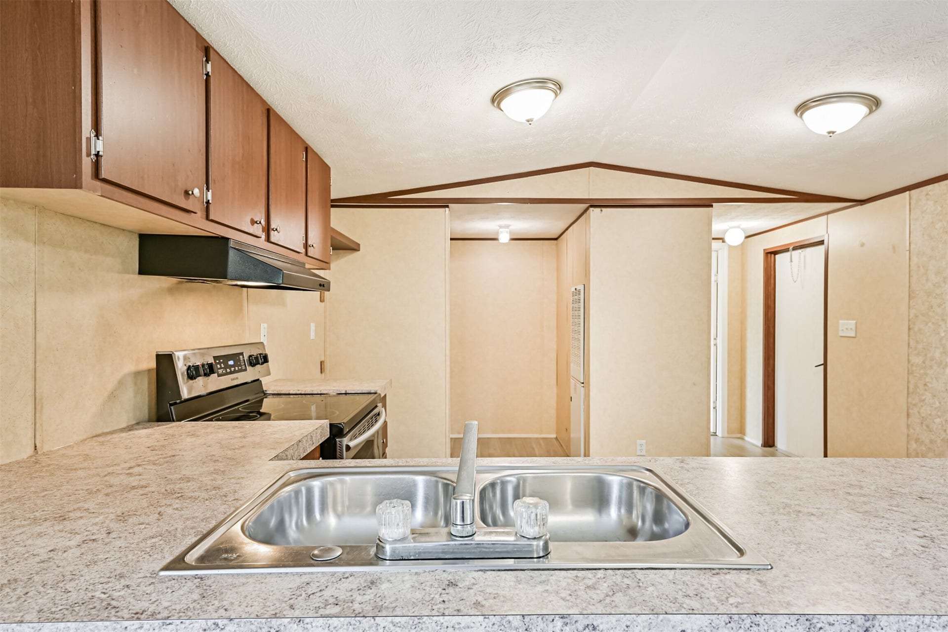 4702 10th Street, Bacliff, TX 77518 4702 10th Street, Bacliff, TX 77518