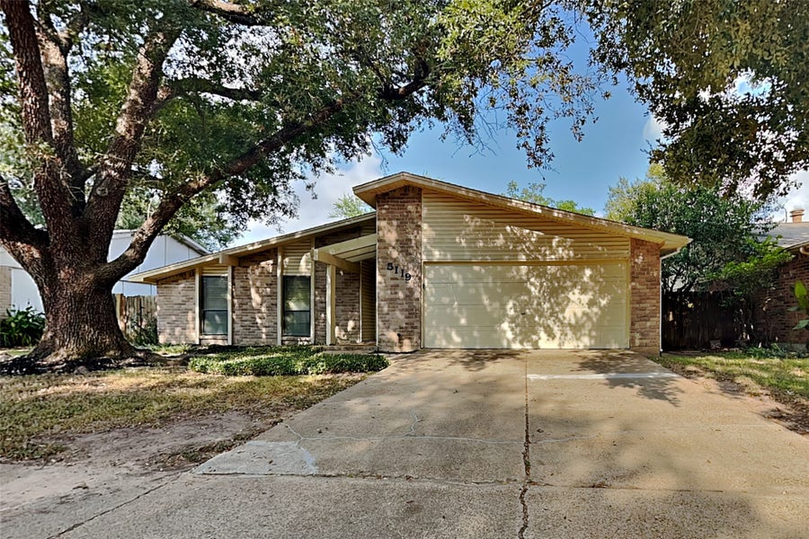 Property photo for 5119 Cairnleigh Drive, Houston, TX