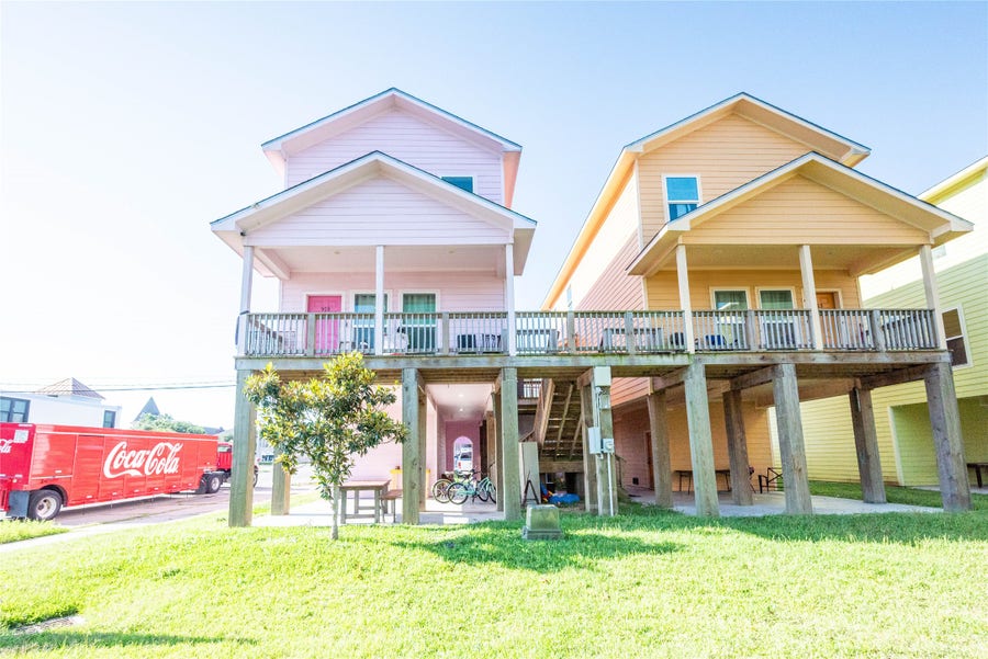 Property photo for 915 Moody Avenue, Galveston, TX