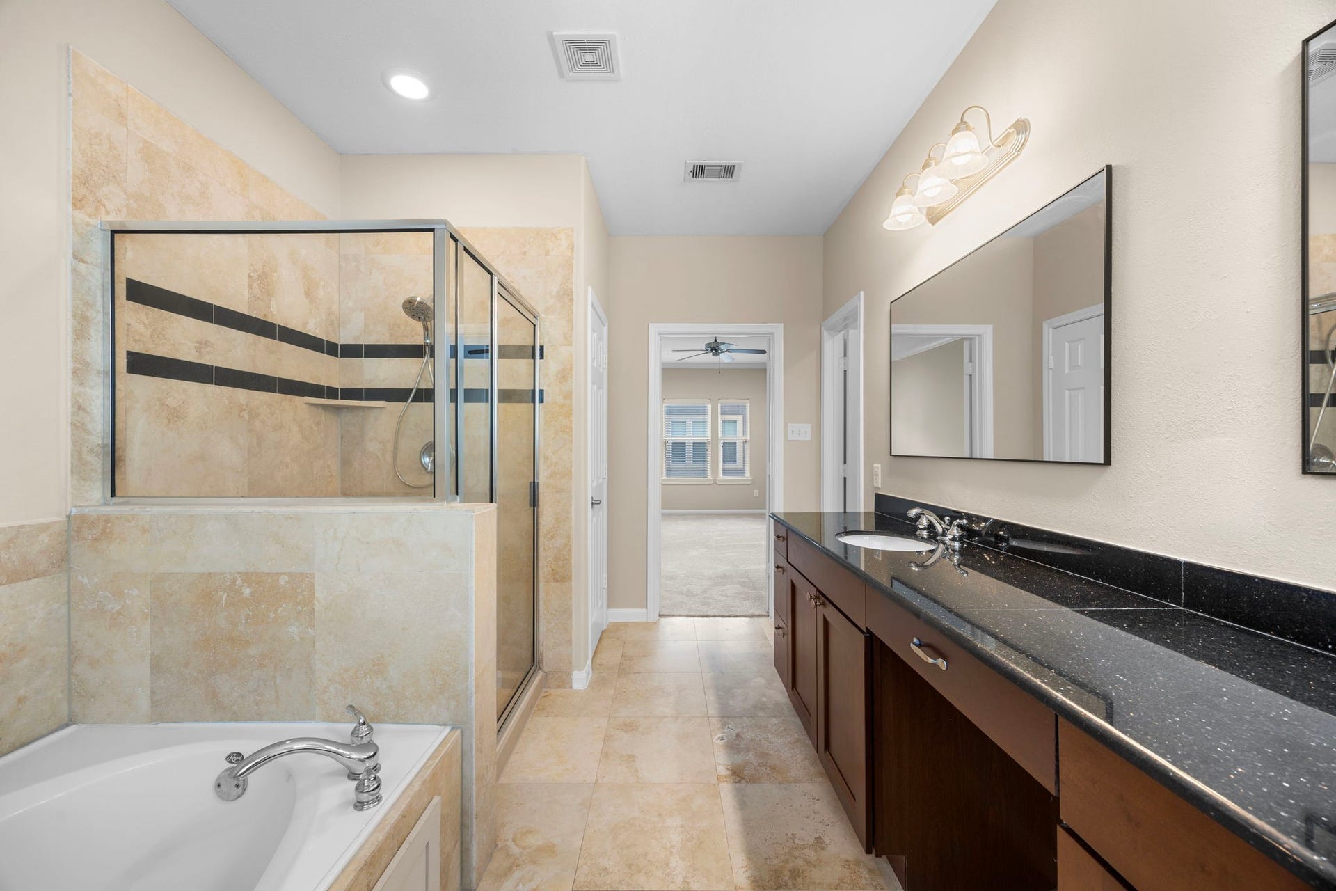 932 W 26th Street, #B, Houston, TX 77008 932 W 26th Street, #B, Houston, TX 77008