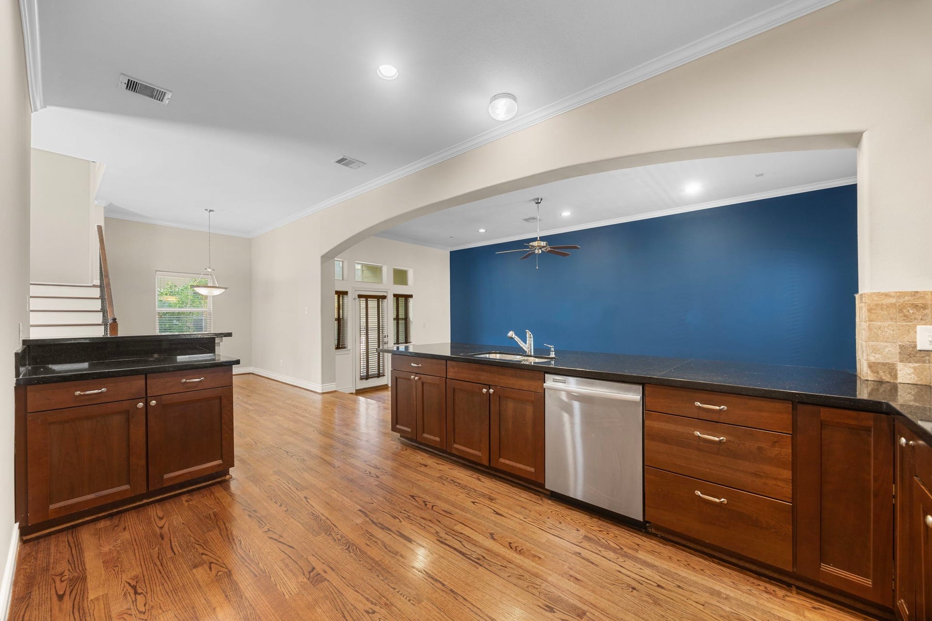932 W 26th Street, #B, Houston, TX 77008 932 W 26th Street, #B, Houston, TX 77008