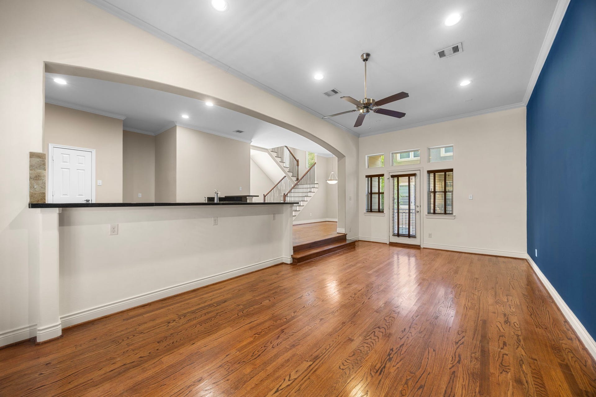 932 W 26th Street, #B, Houston, TX 77008 932 W 26th Street, #B, Houston, TX 77008