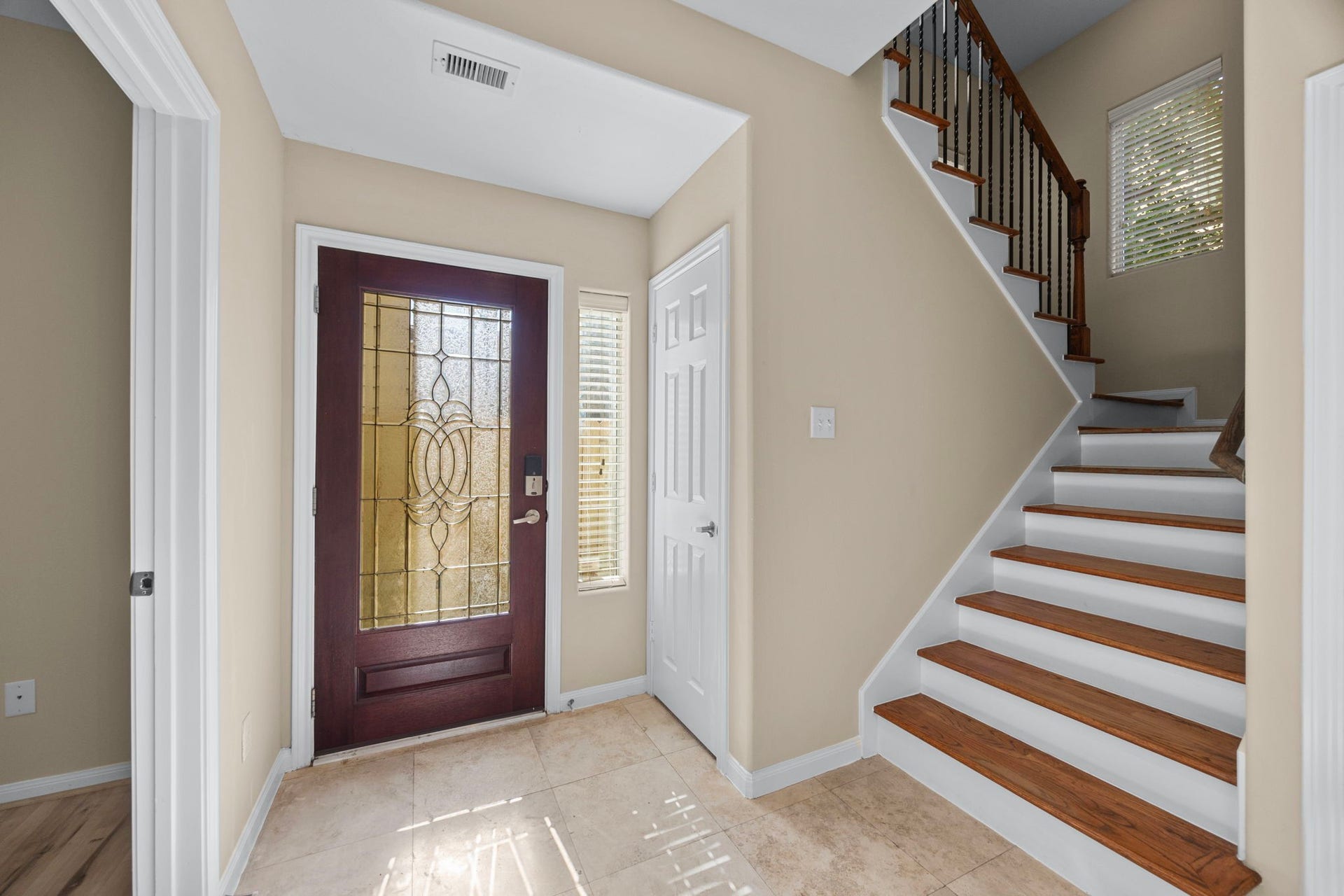 932 W 26th Street, #B, Houston, TX 77008 Entry