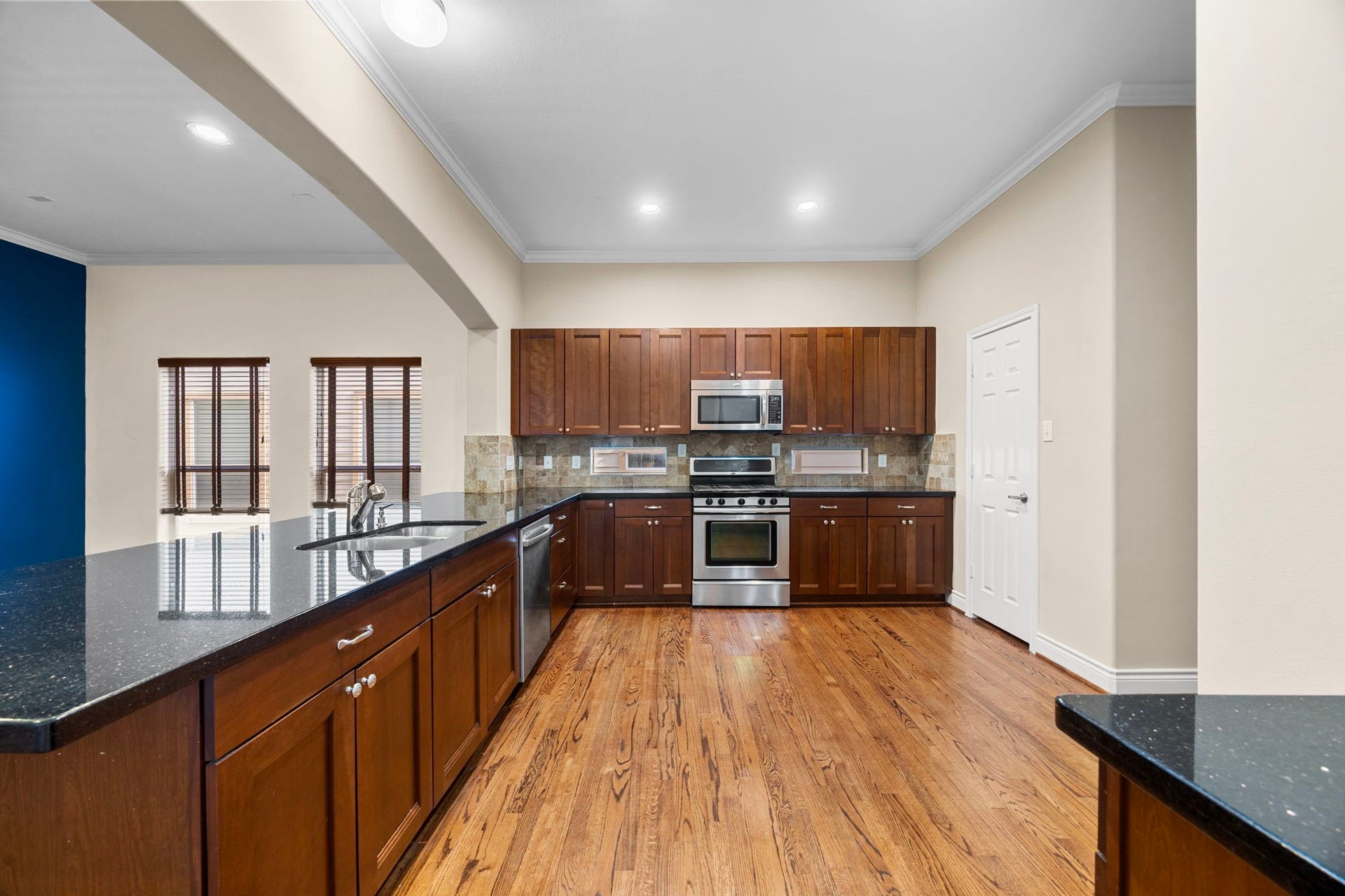932 W 26th Street, #B, Houston, TX 77008 Kitchen