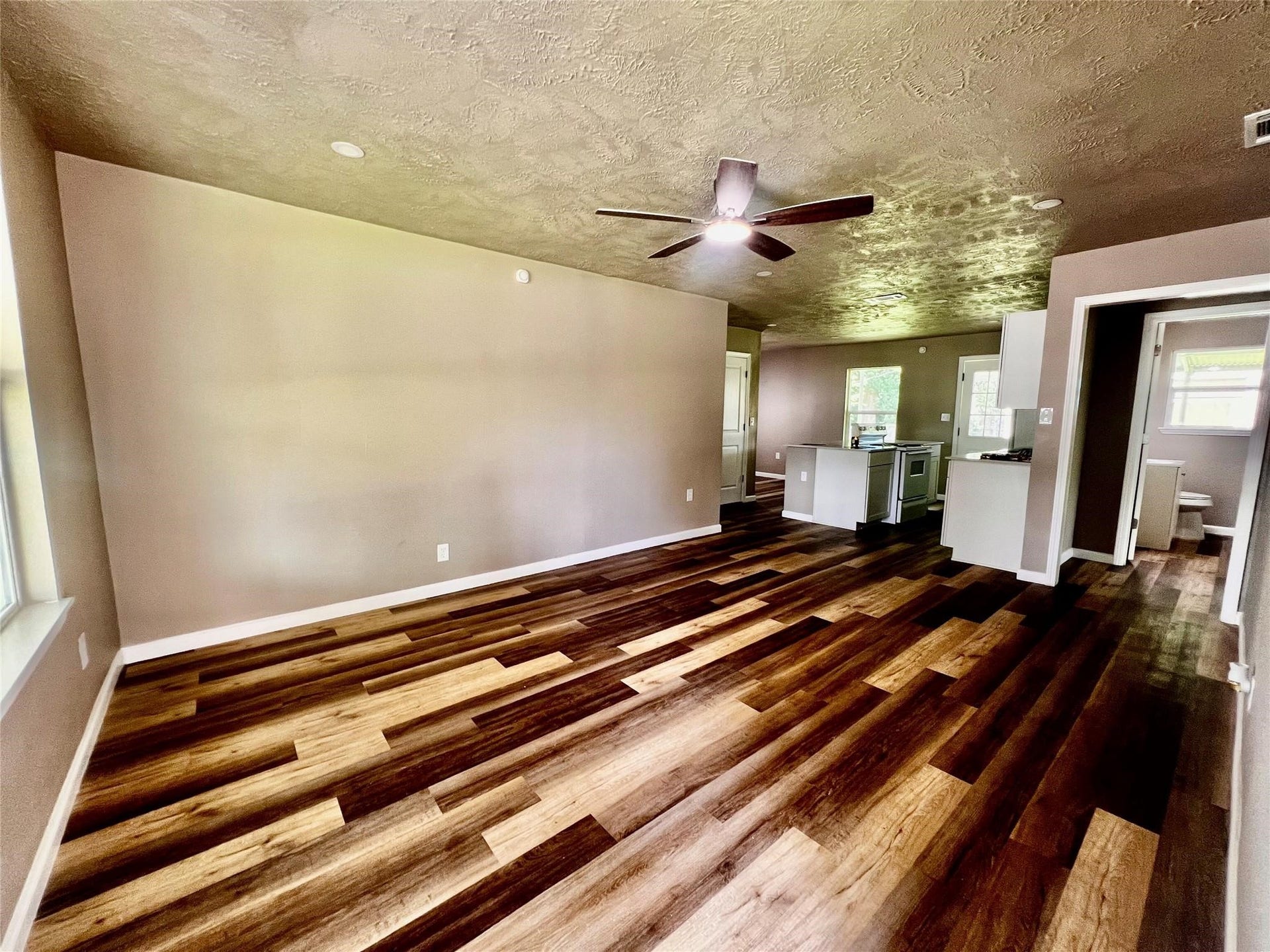 2307 Windsor Lane, Pasadena, TX 77506
