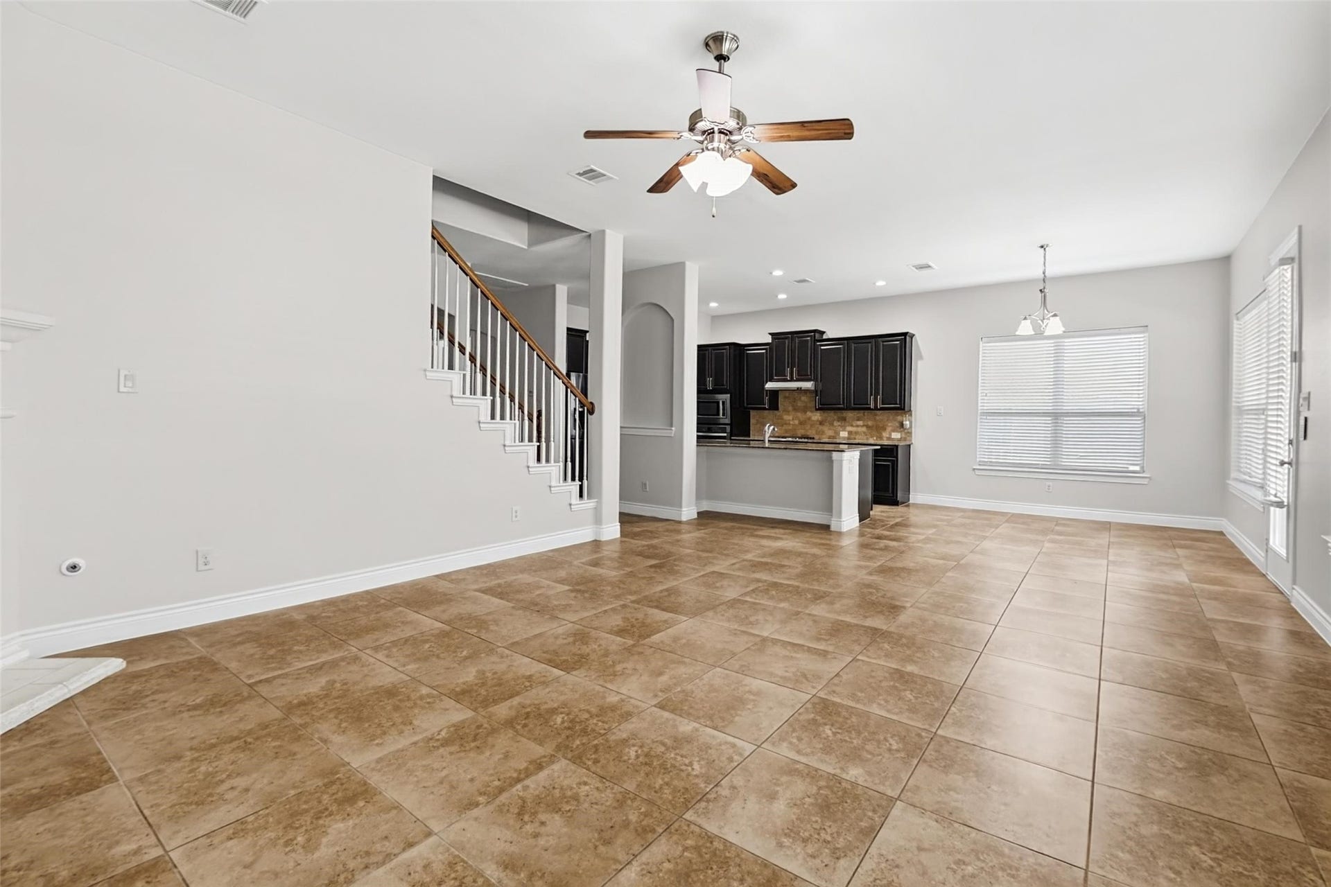 289 W Bend Drive, League City, TX 77573 289 W Bend Drive, League City, TX 77573