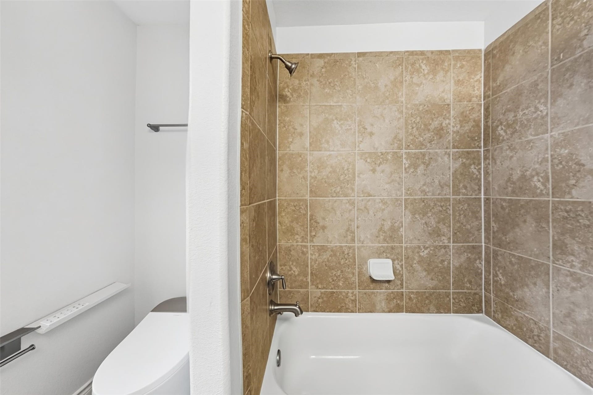 289 W Bend Drive, League City, TX 77573 289 W Bend Drive, League City, TX 77573