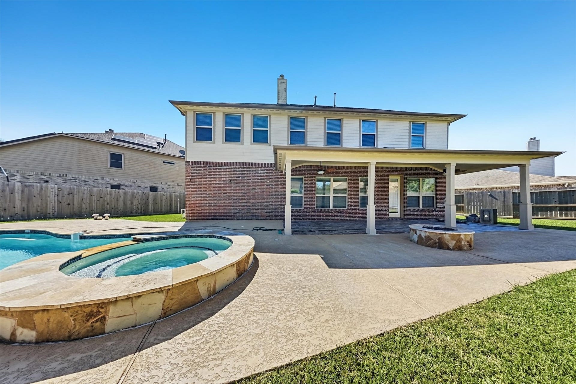 289 W Bend Drive, League City, TX 77573 289 W Bend Drive, League City, TX 77573