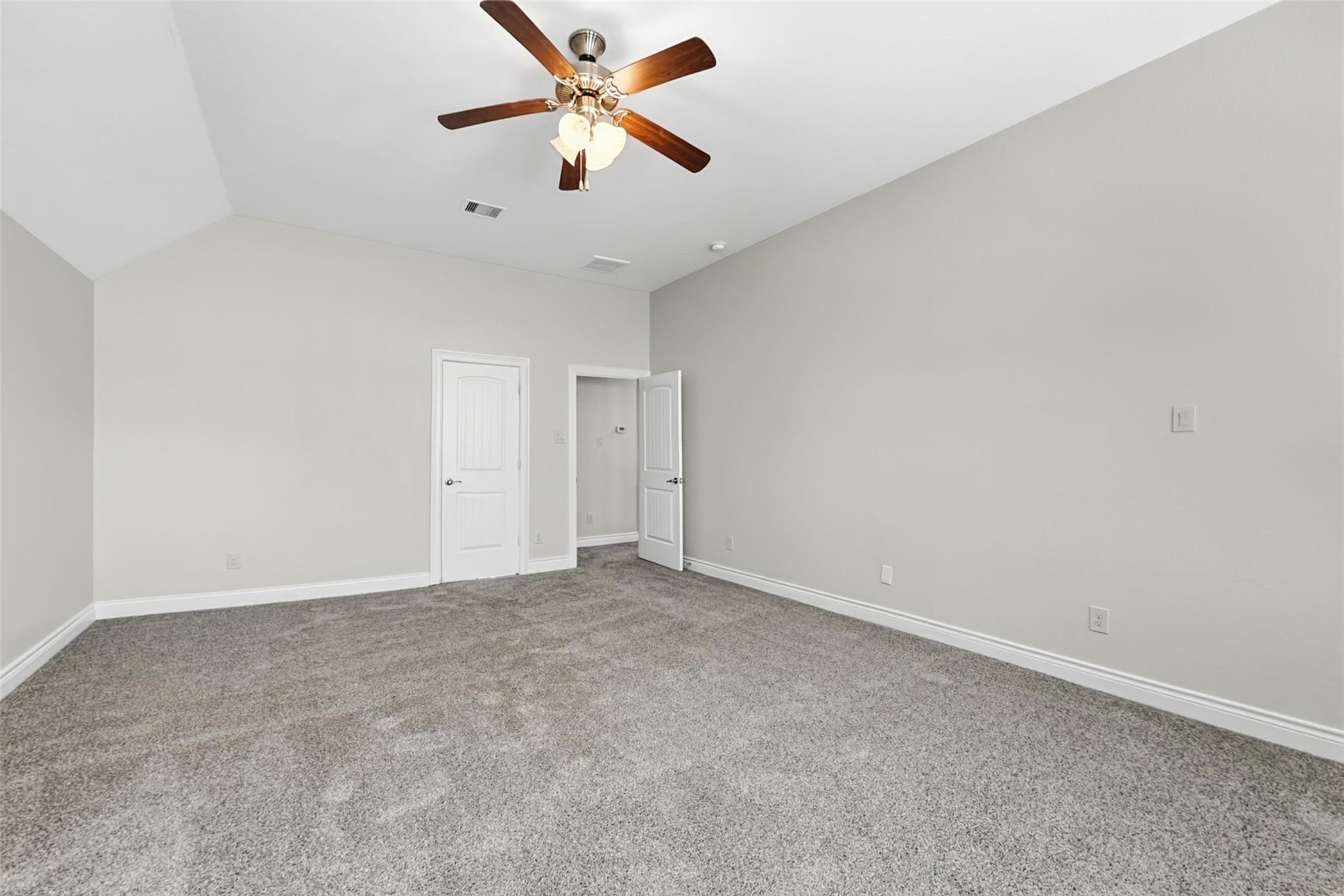 289 W Bend Drive, League City, TX 77573 289 W Bend Drive, League City, TX 77573