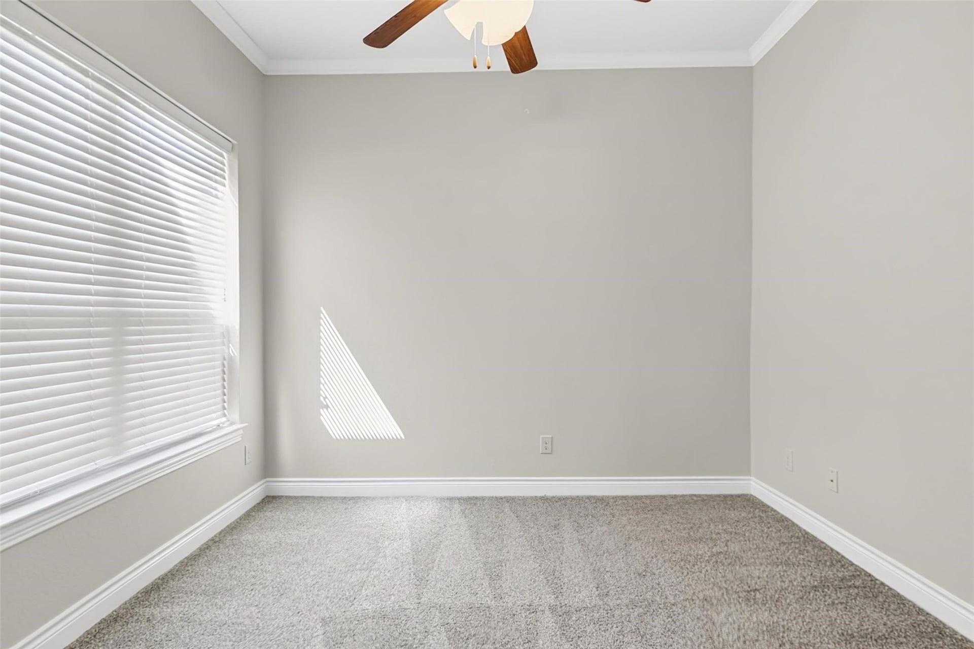 289 W Bend Drive, League City, TX 77573 289 W Bend Drive, League City, TX 77573