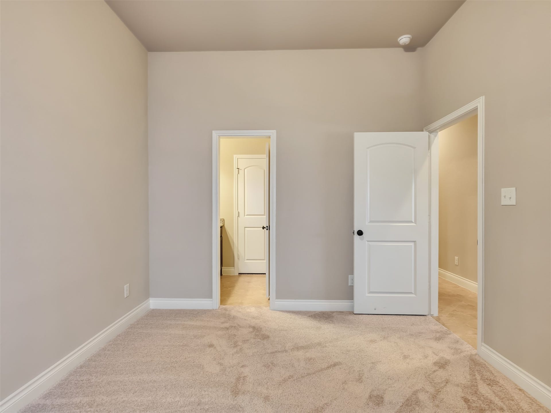 4131 N Creekmont Drive, Fresno, TX 77545 Secondary bedroom #3 with Jack & Jill bathroom.