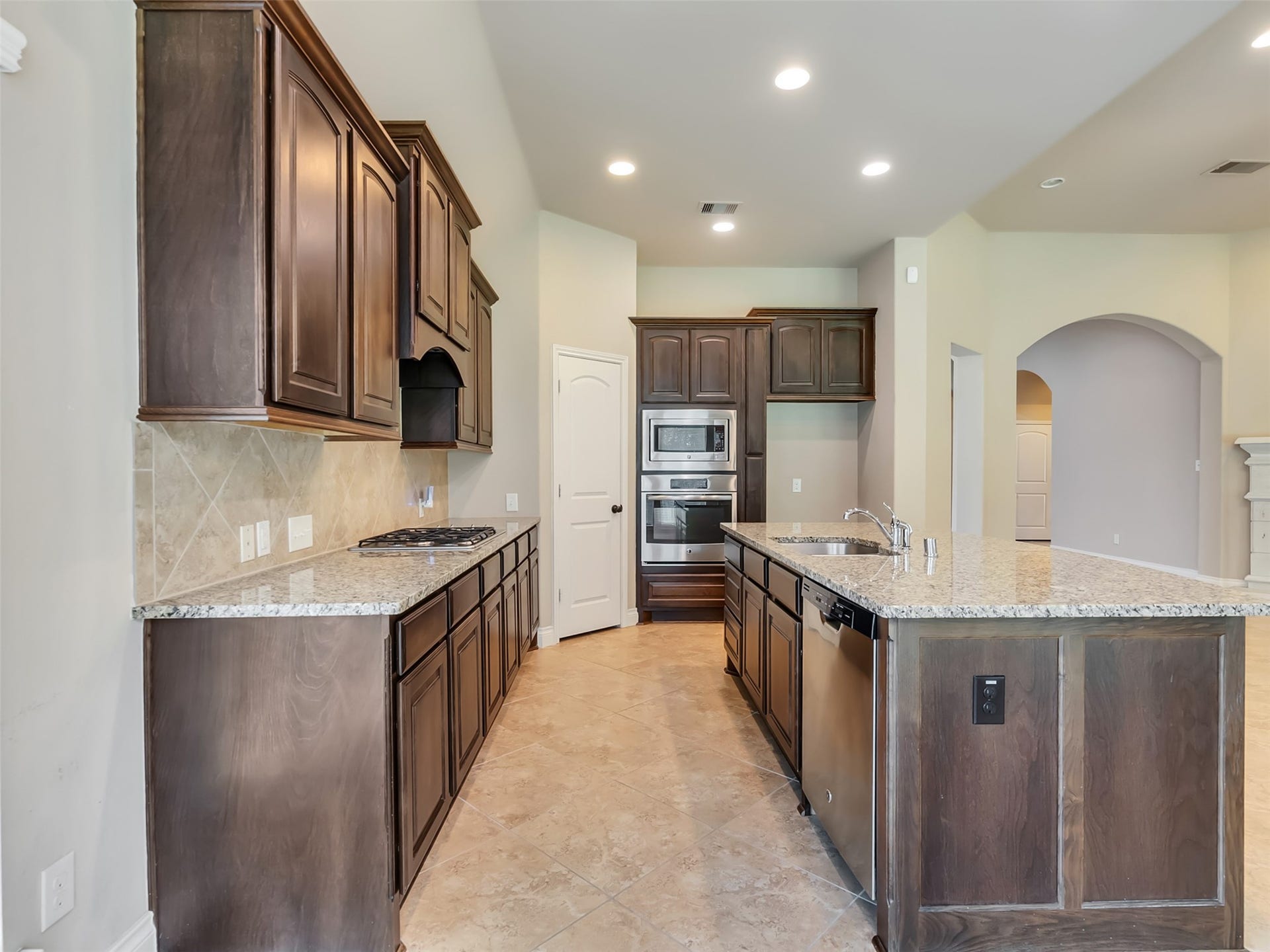 4131 N Creekmont Drive, Fresno, TX 77545 4131 N Creekmont Drive, Fresno, TX 77545