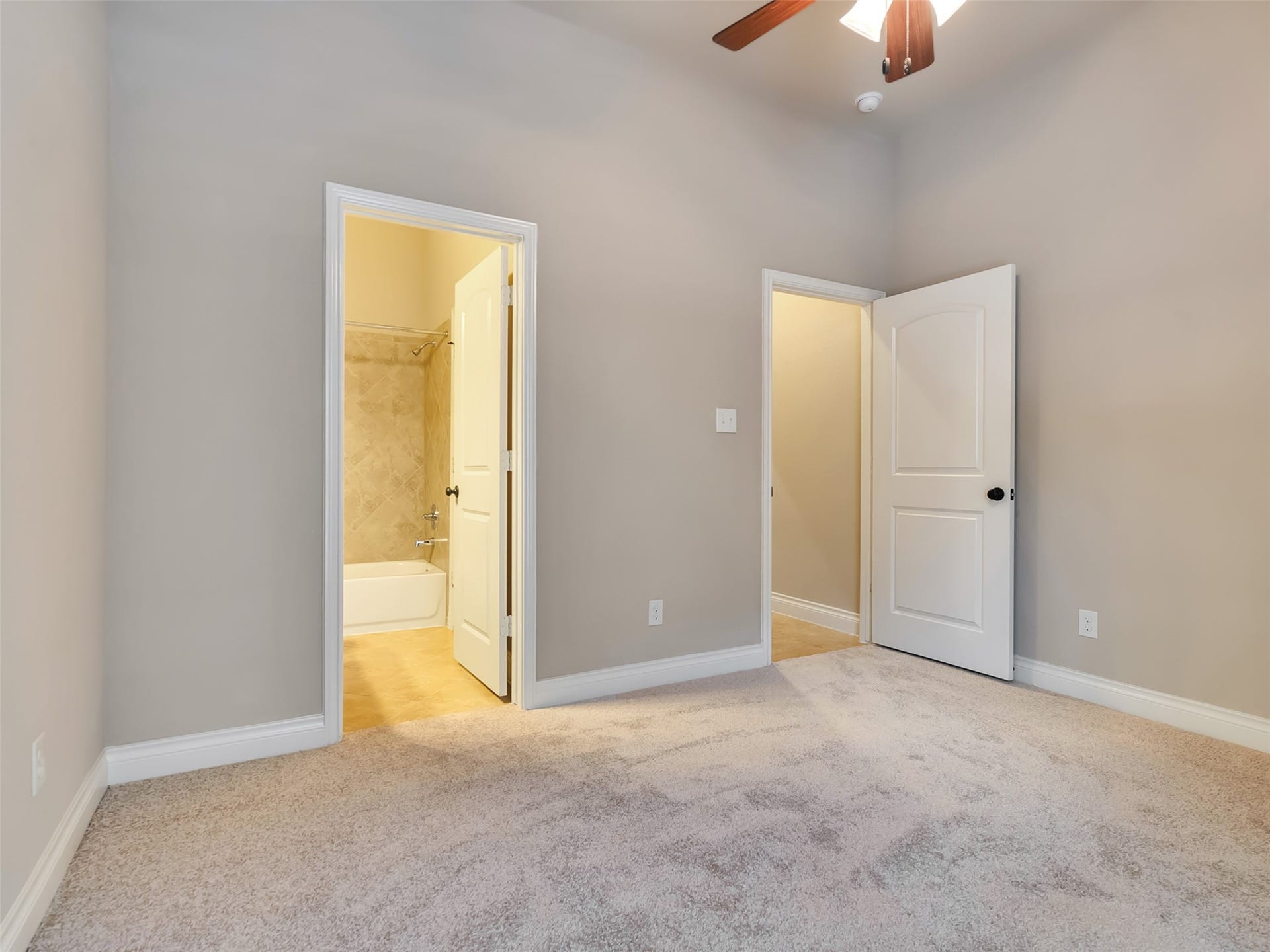 4131 N Creekmont Drive, Fresno, TX 77545 Secondary bedroom